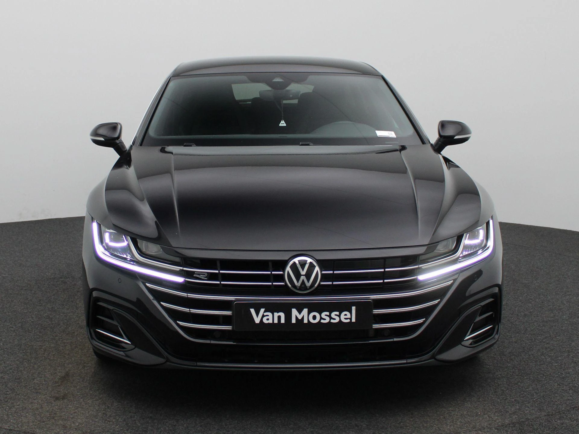 Volkswagen-Arteon-image-2