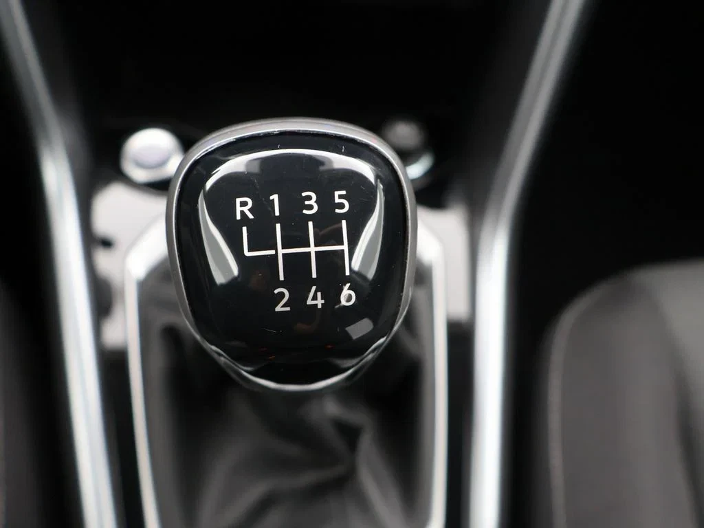 Volkswagen-T-Roc-image-21