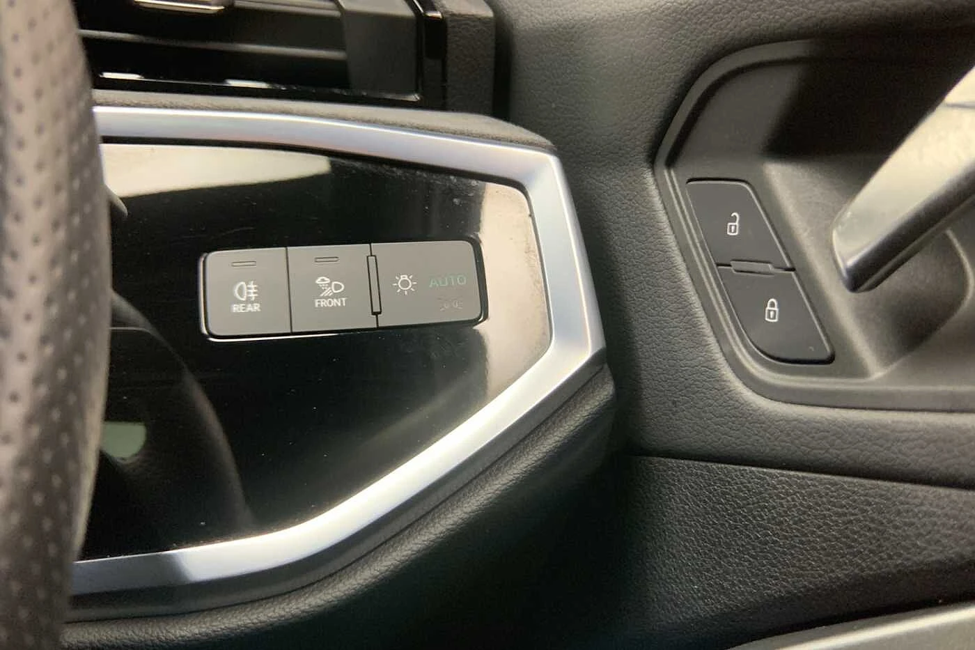 Audi-RSQ3-image-26