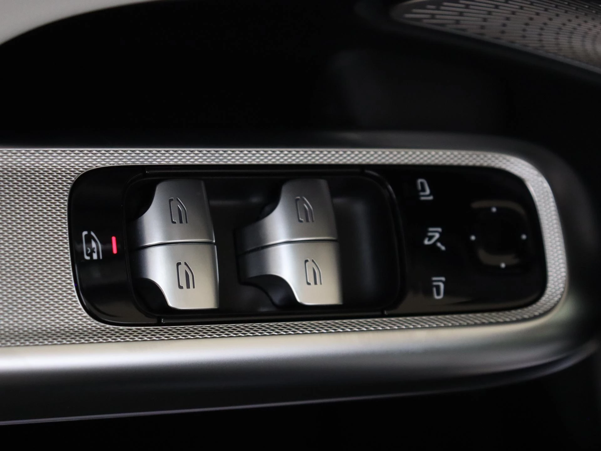 Mercedes-Benz-E-Klasse-image-30