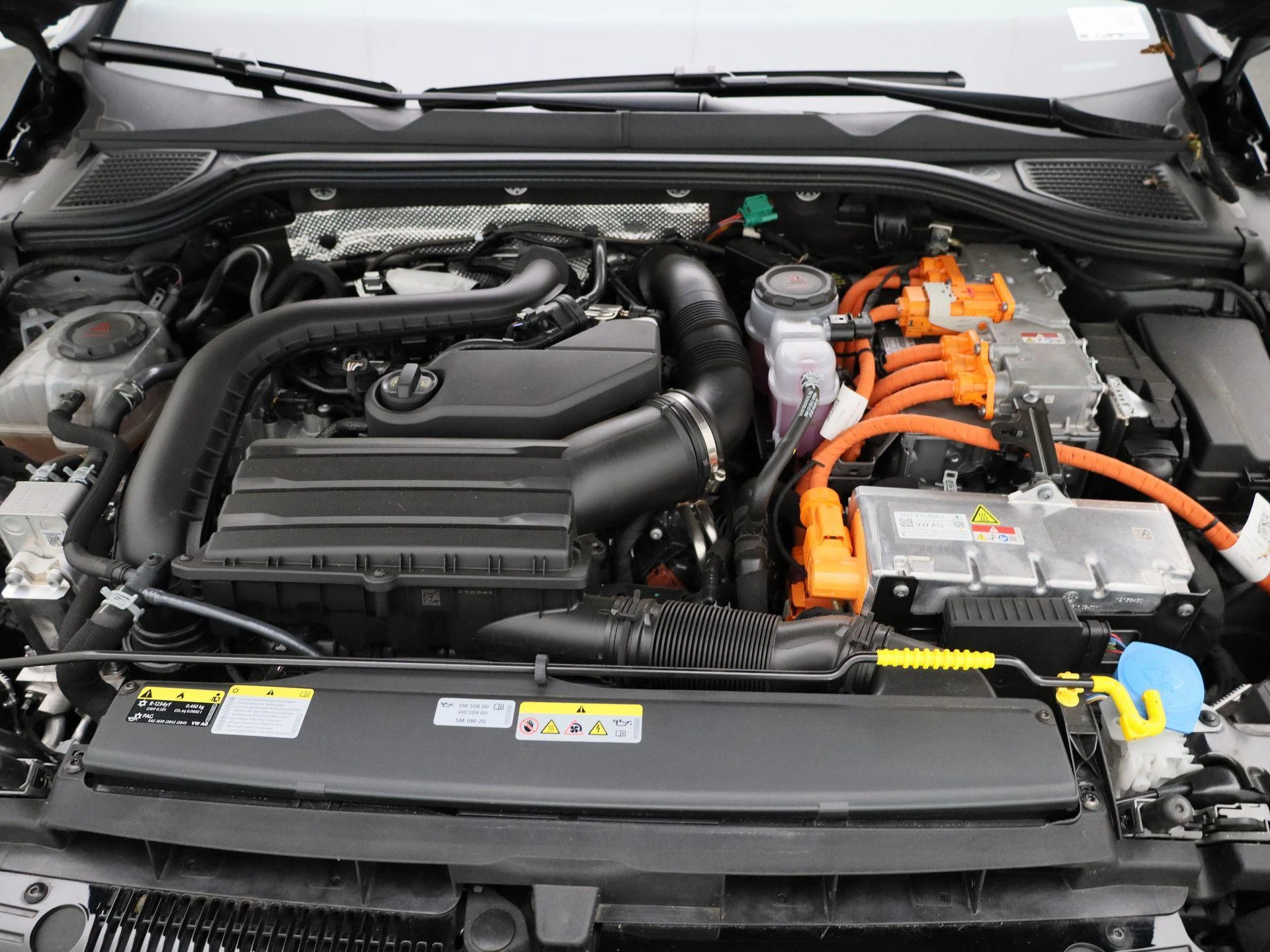 Volkswagen-Golf-image-37