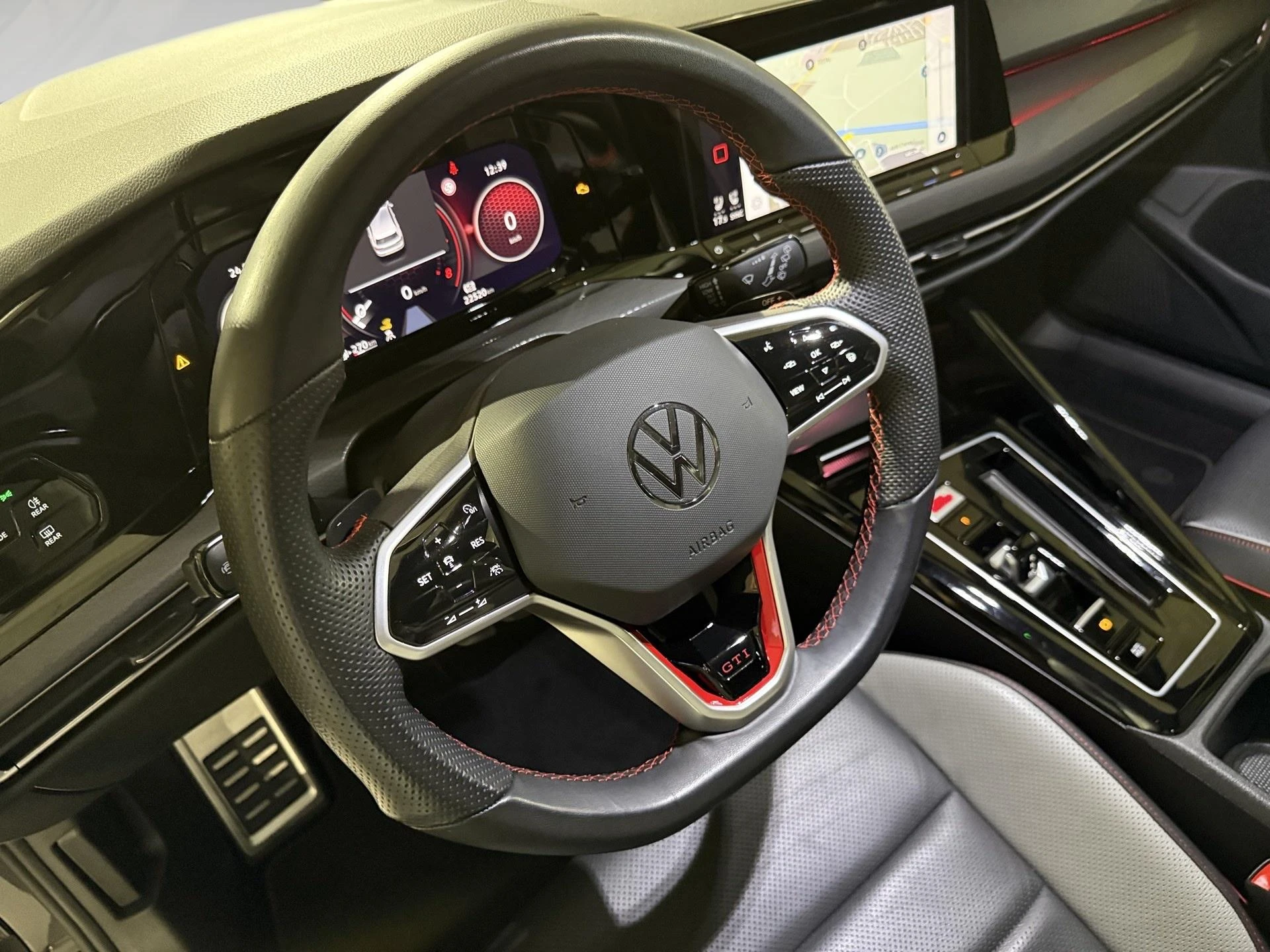 Volkswagen-Golf-image-7