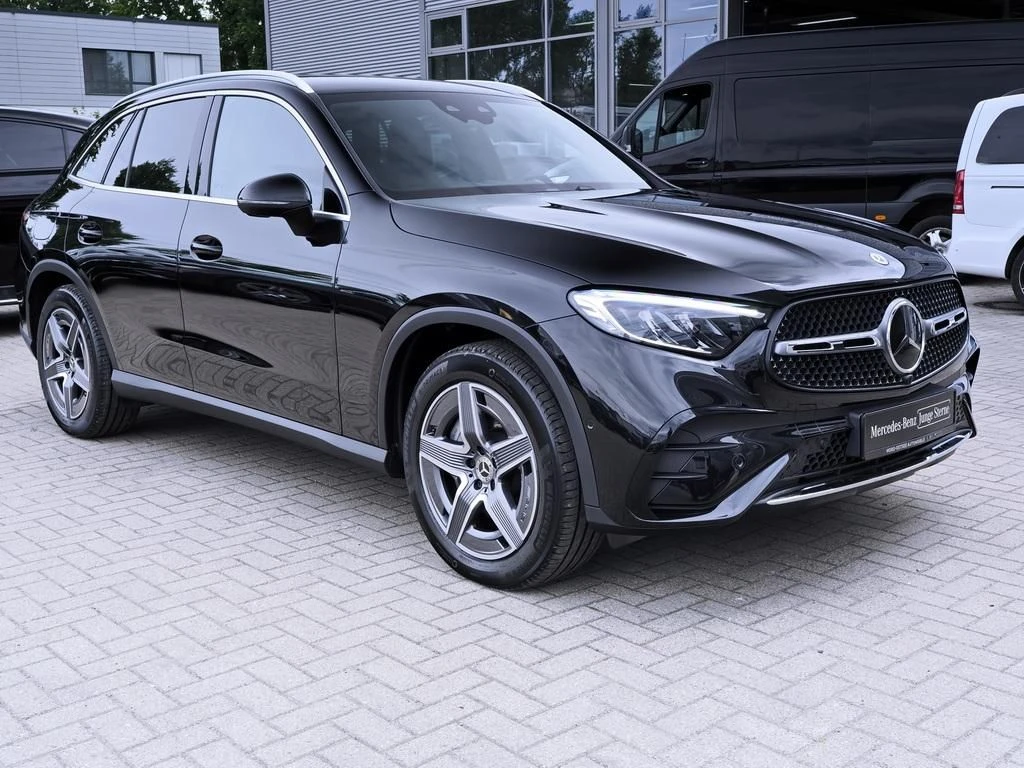 Mercedes-Benz-GLC 300 d-image-4
