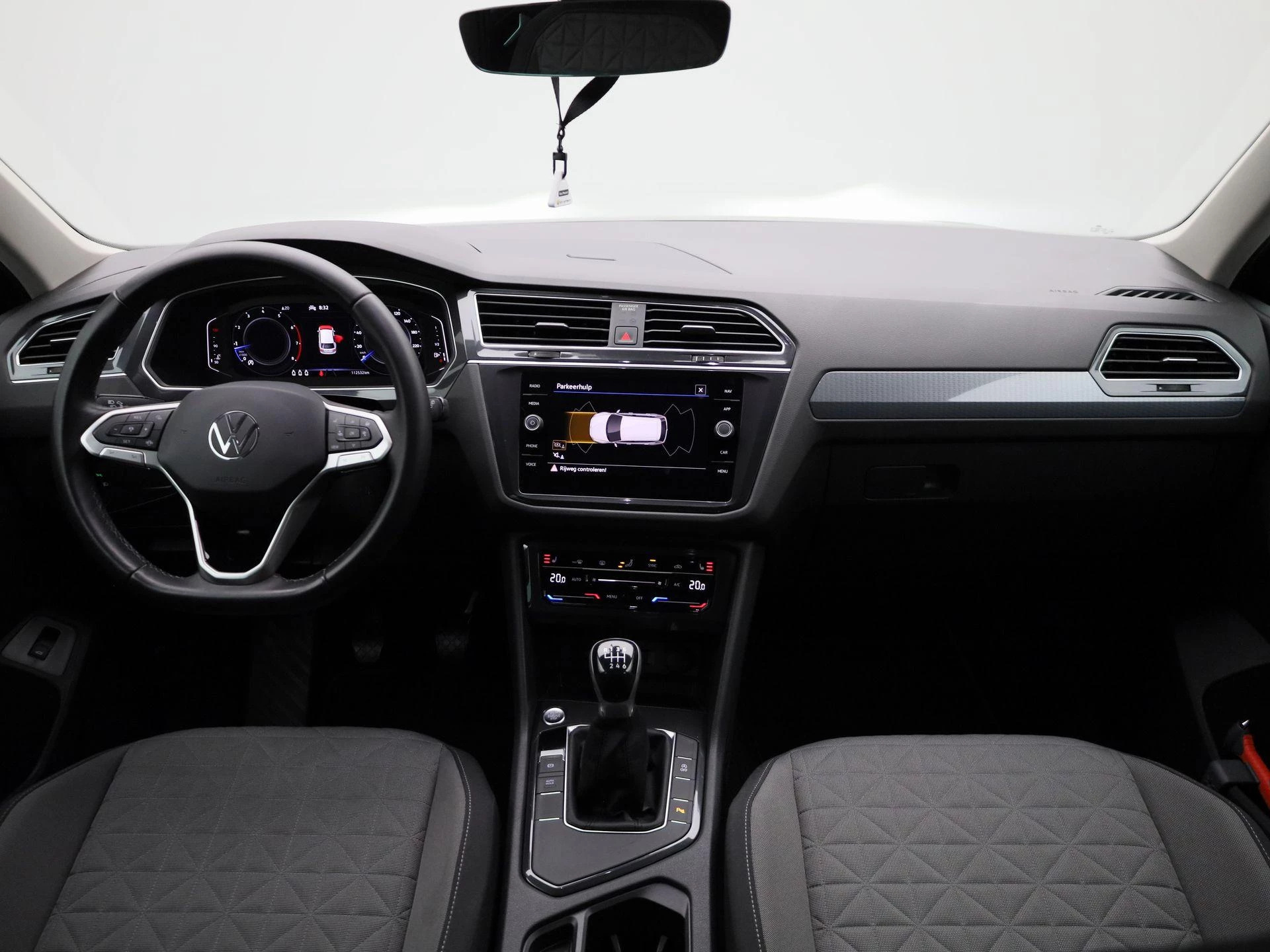 Volkswagen-Tiguan-image-33