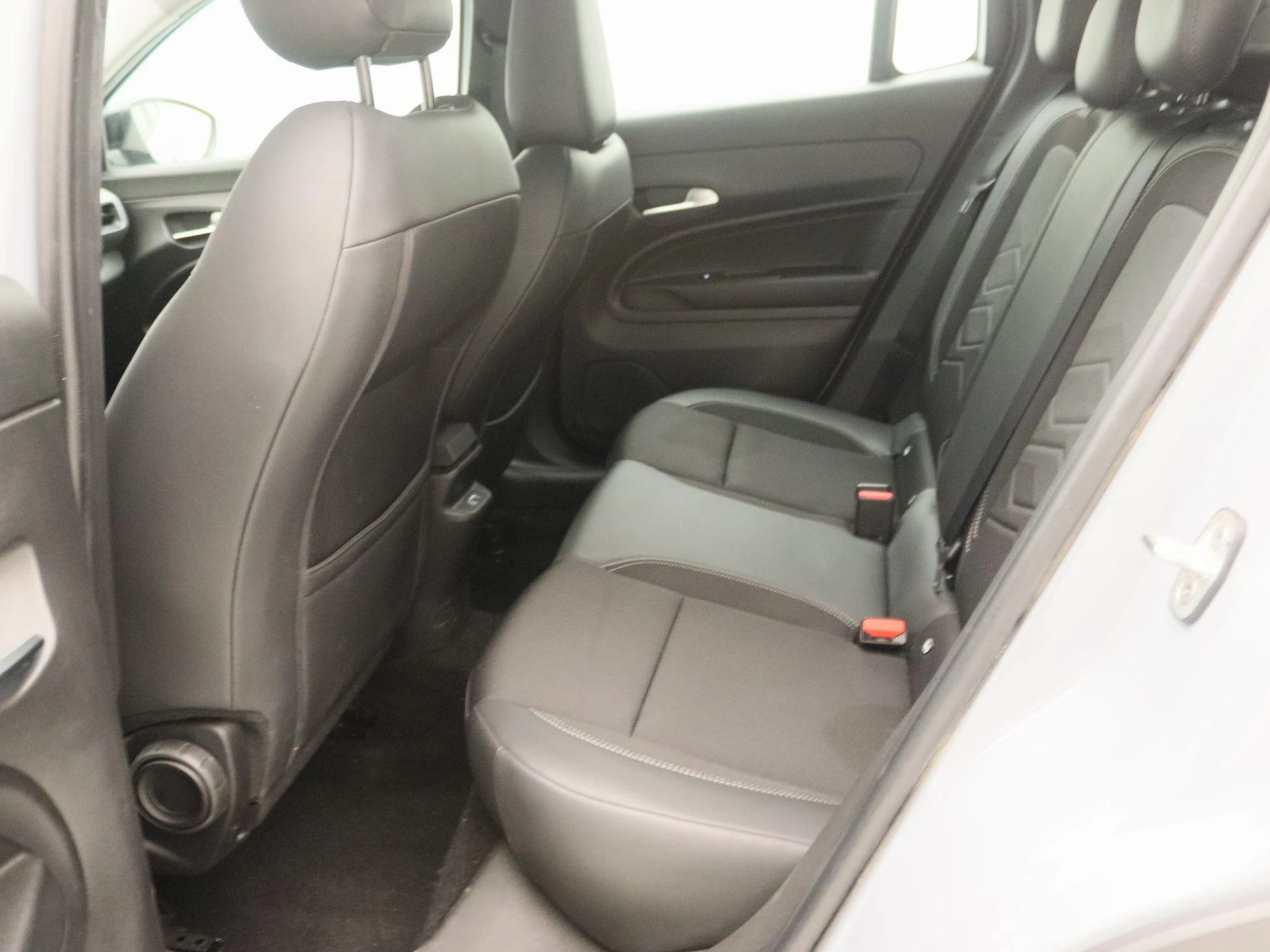 Jeep-Avenger-image-12