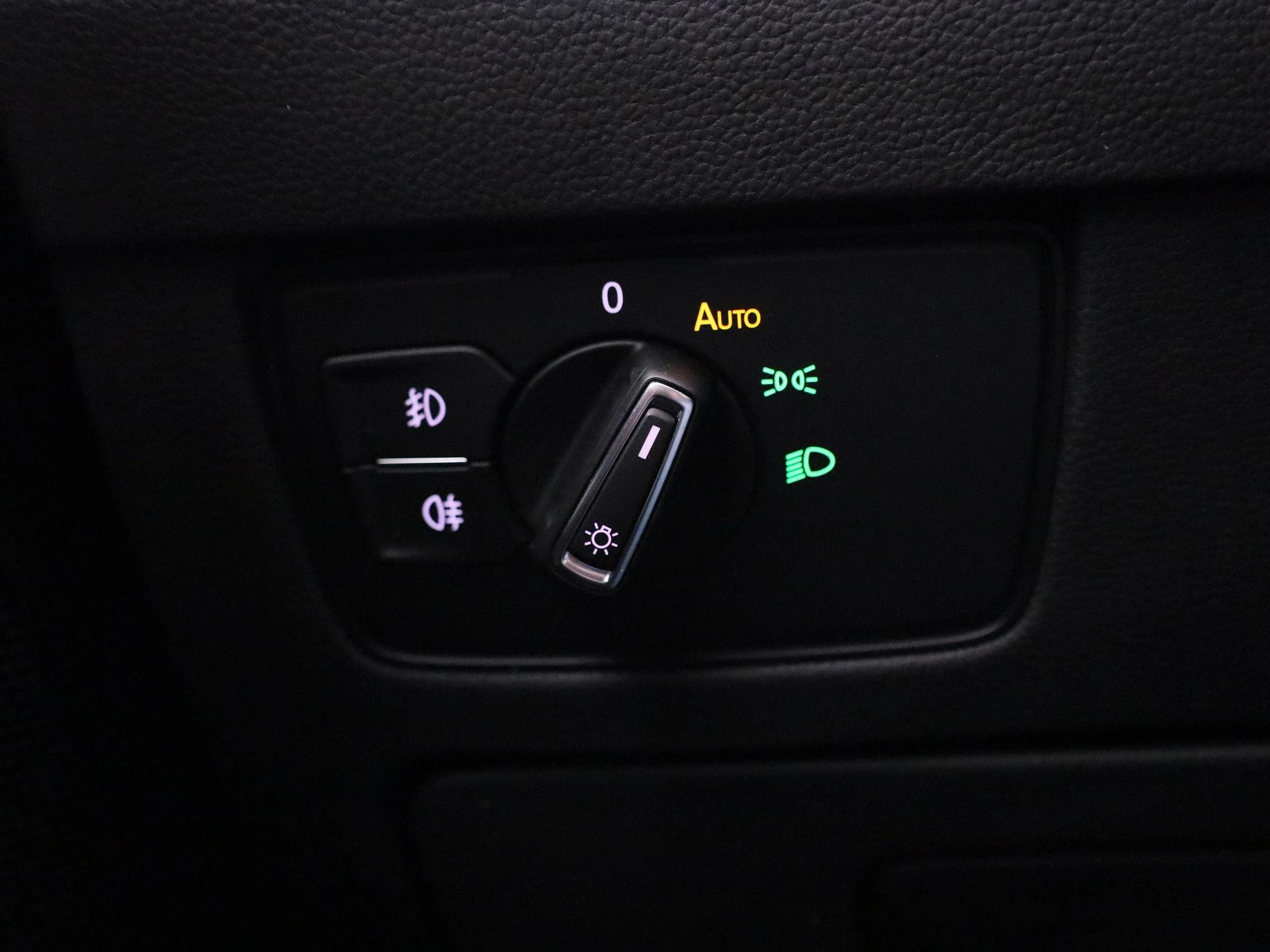 Volkswagen-Passat-image-28