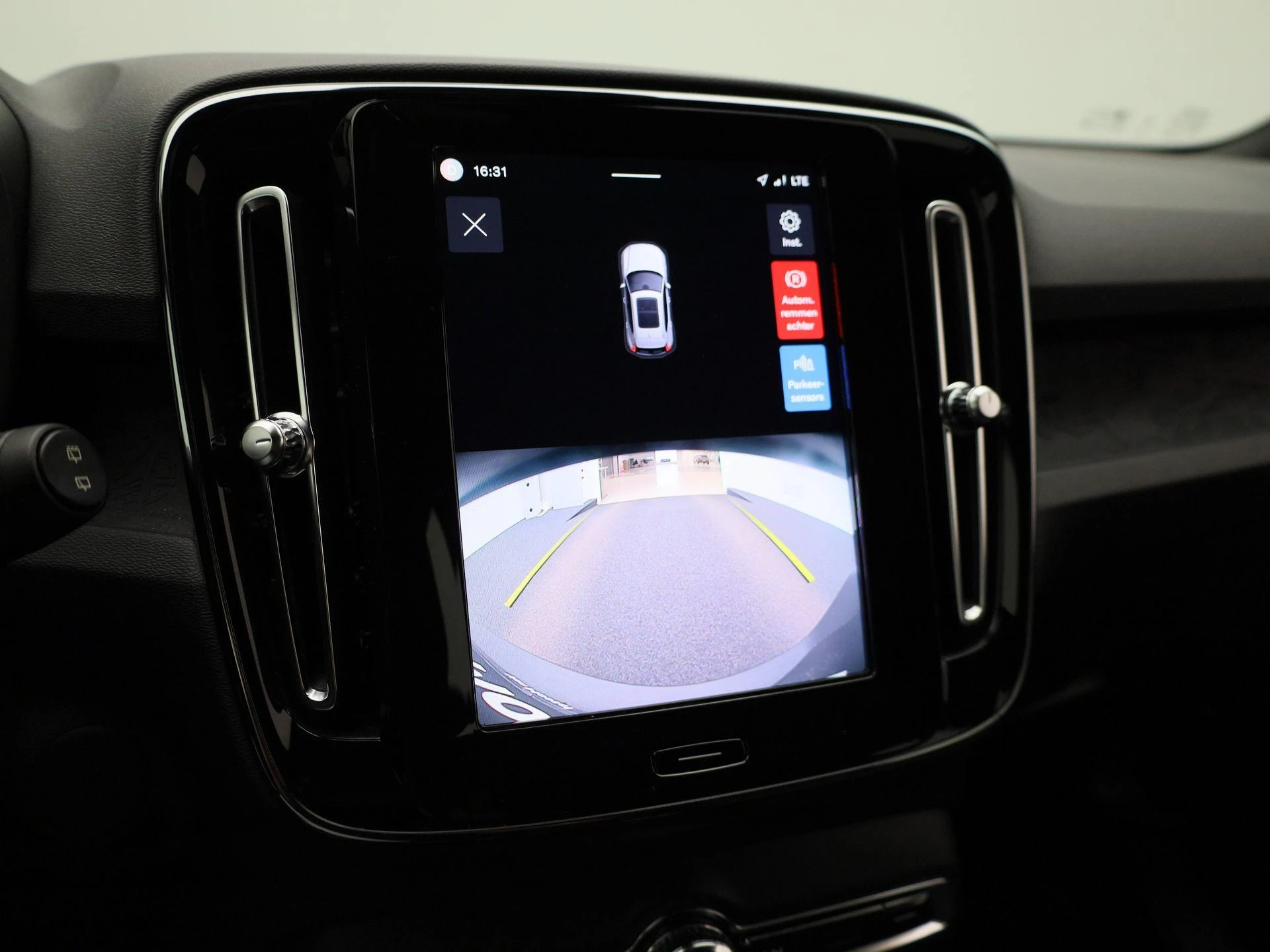 Volvo-XC40-image-21
