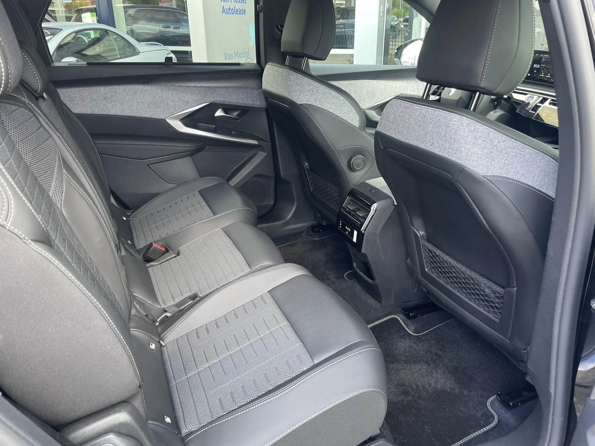 Peugeot-5008-image-19