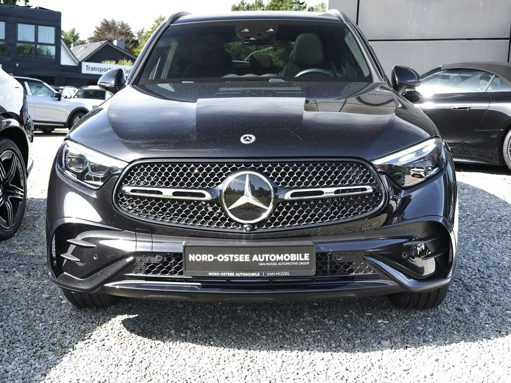 Mercedes-Benz-GLC 450 d-image-3