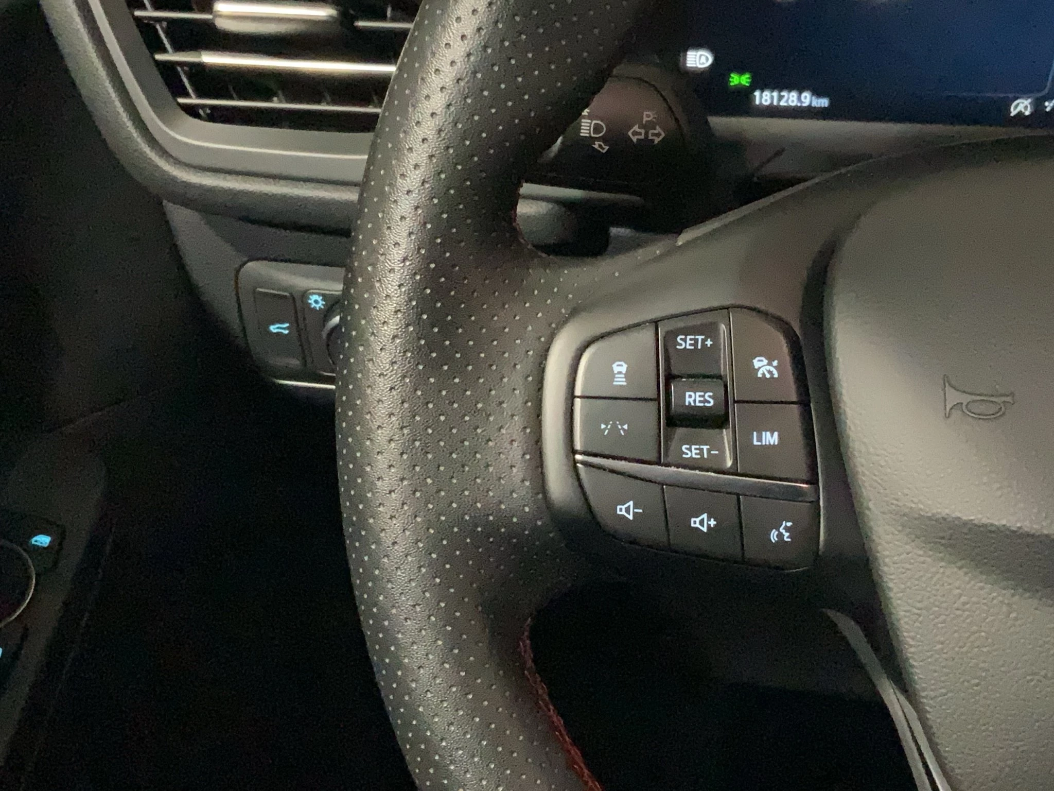 Ford Kuga ST-Line X Aut.*360GRAD*LED-MATRIX*NAVI*GRA*WINTER-PKT.