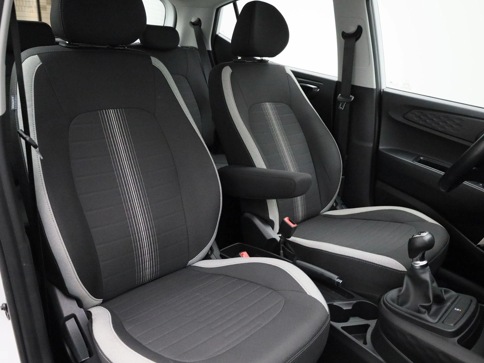 Hyundai-i10-image-32