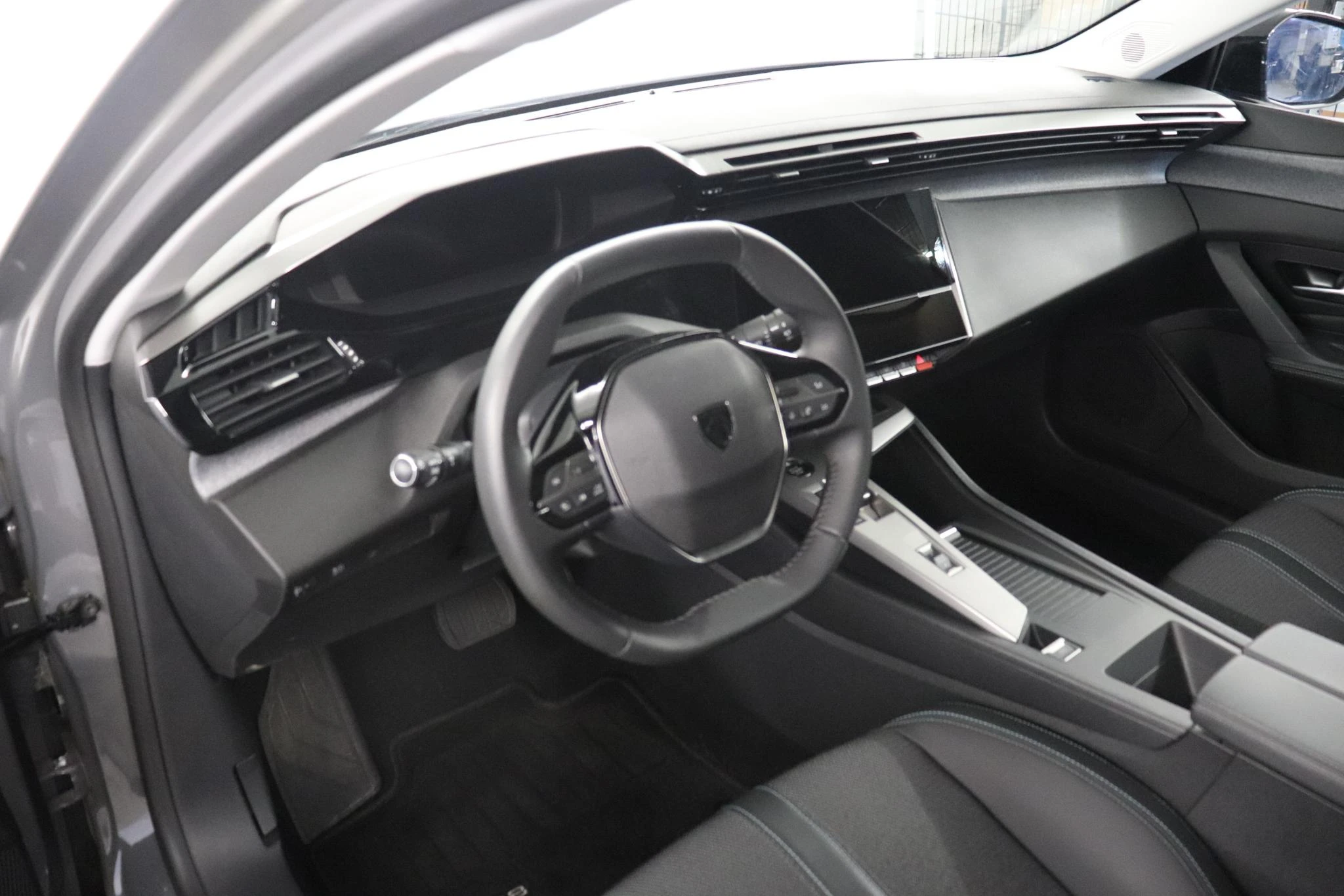 Peugeot-e-308-image-11