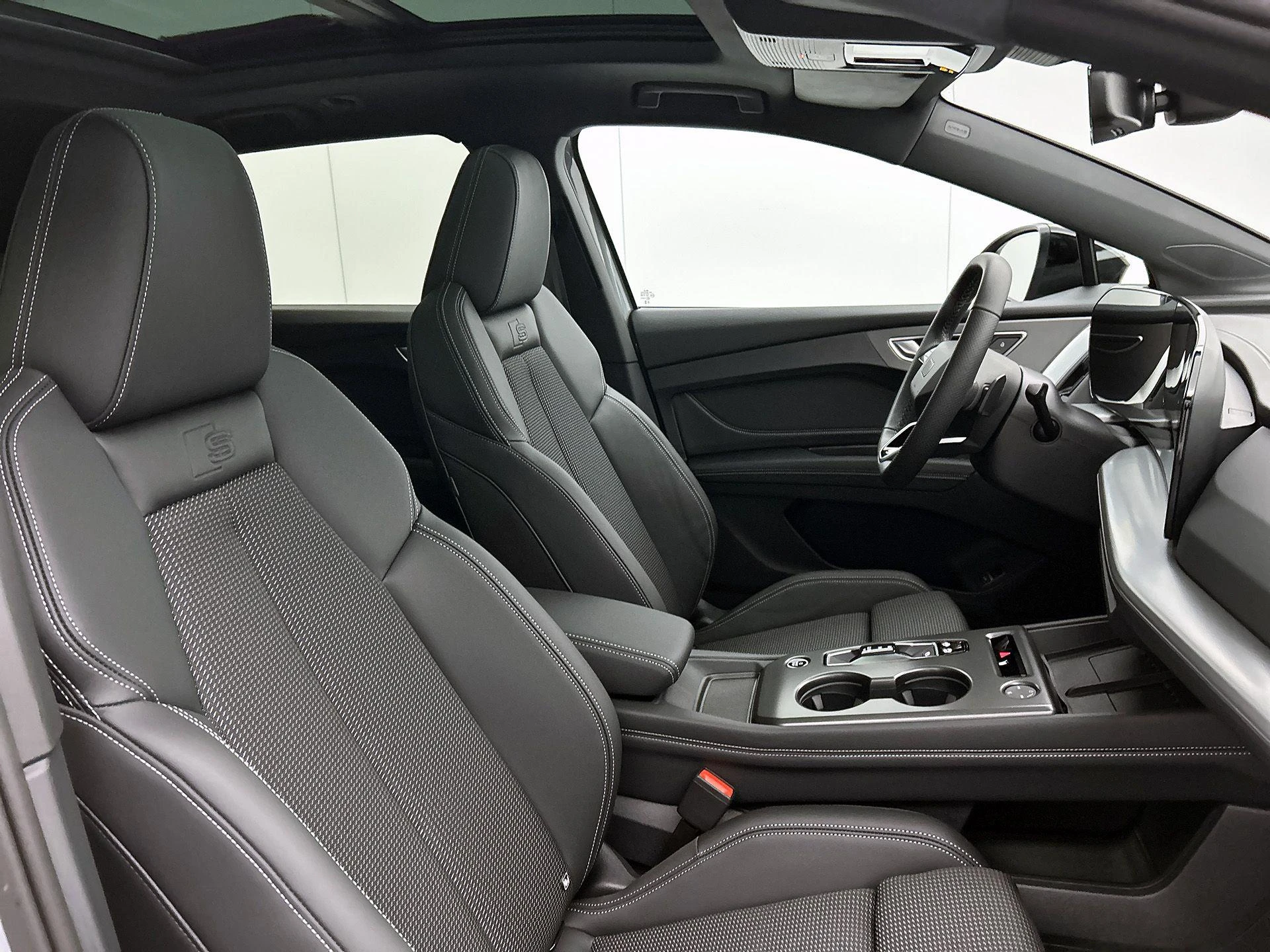 Audi-Q4 e-tron-image-36