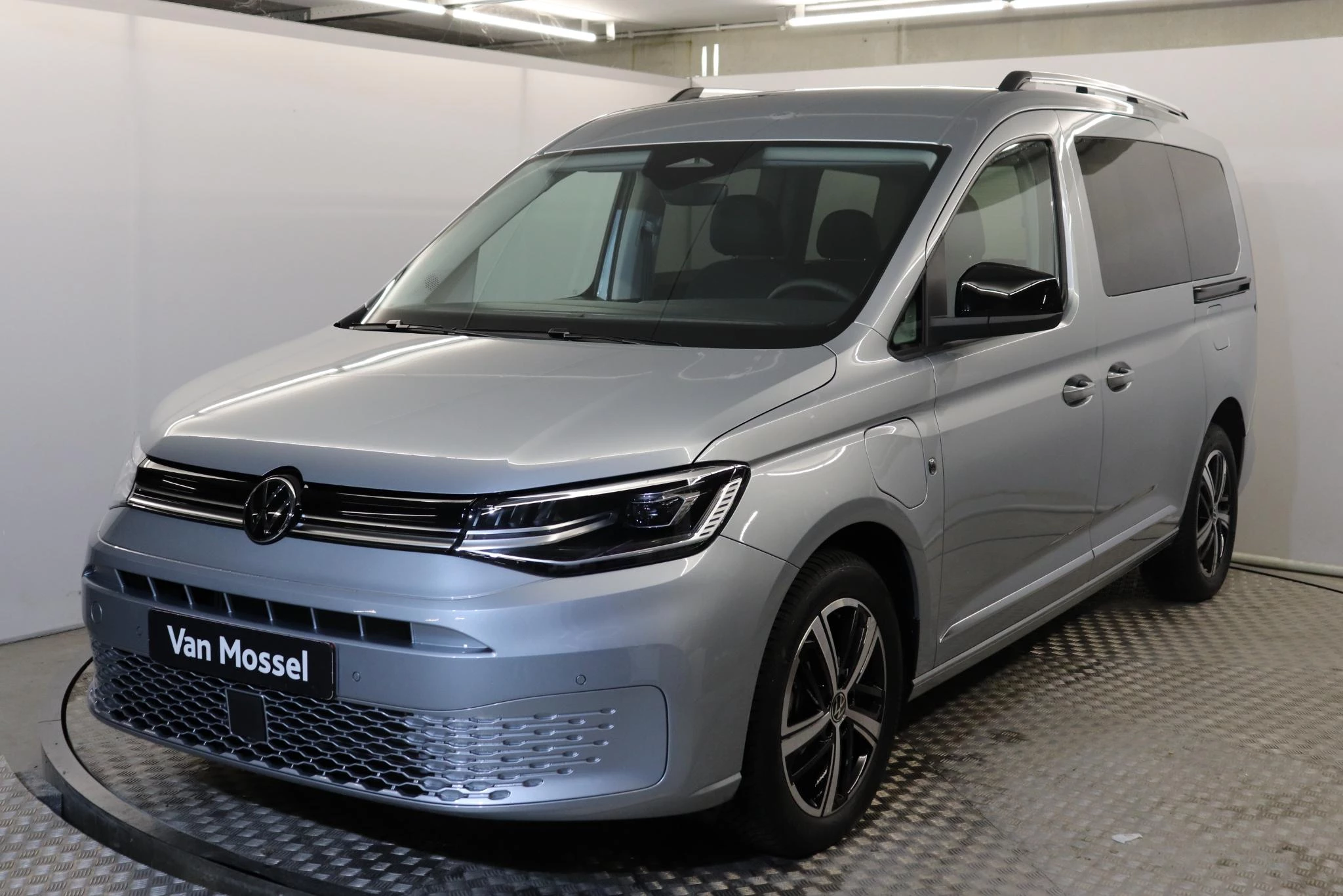 Volkswagen-Caddy-image-0