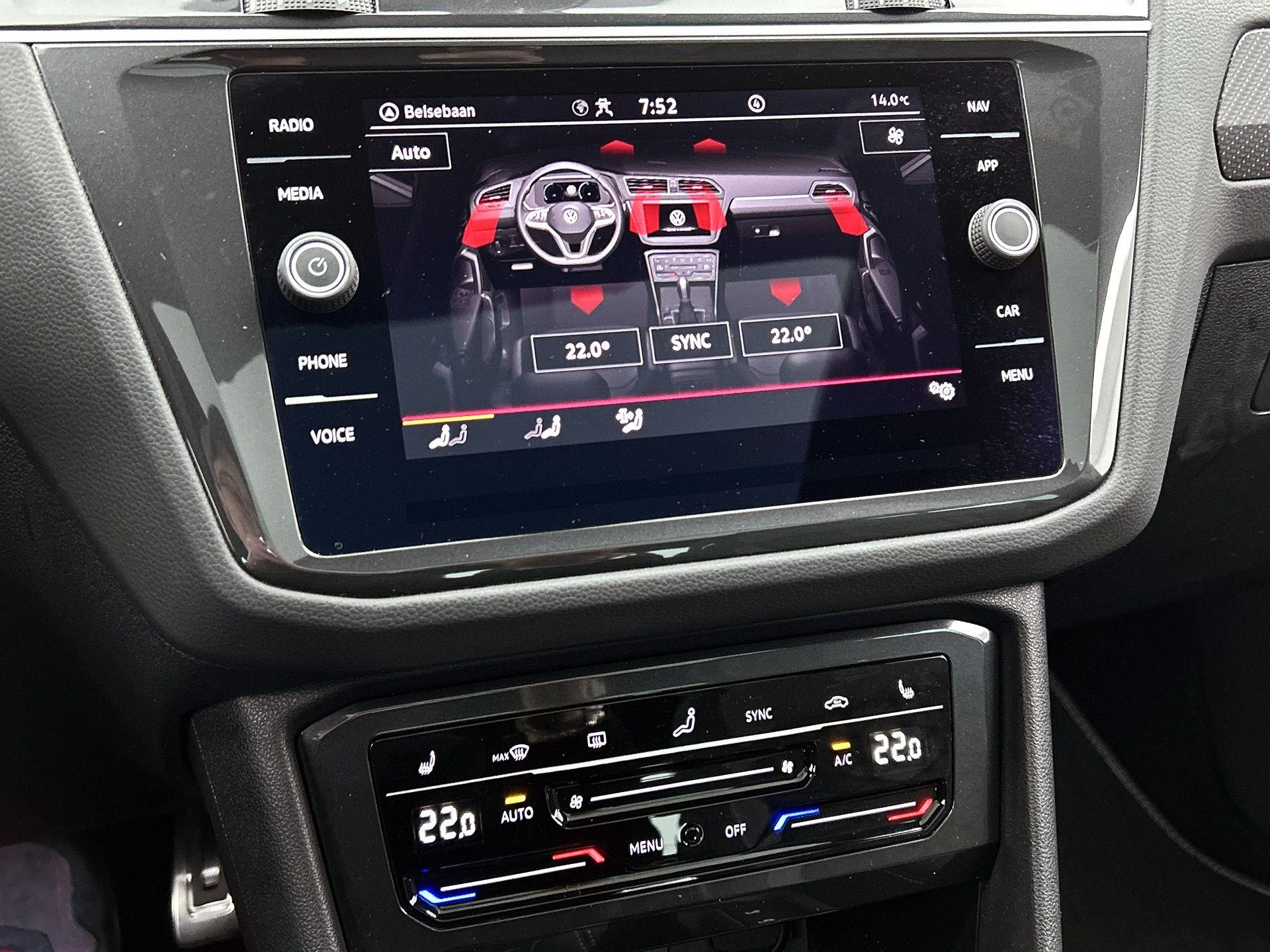 Volkswagen-Tiguan-image-33