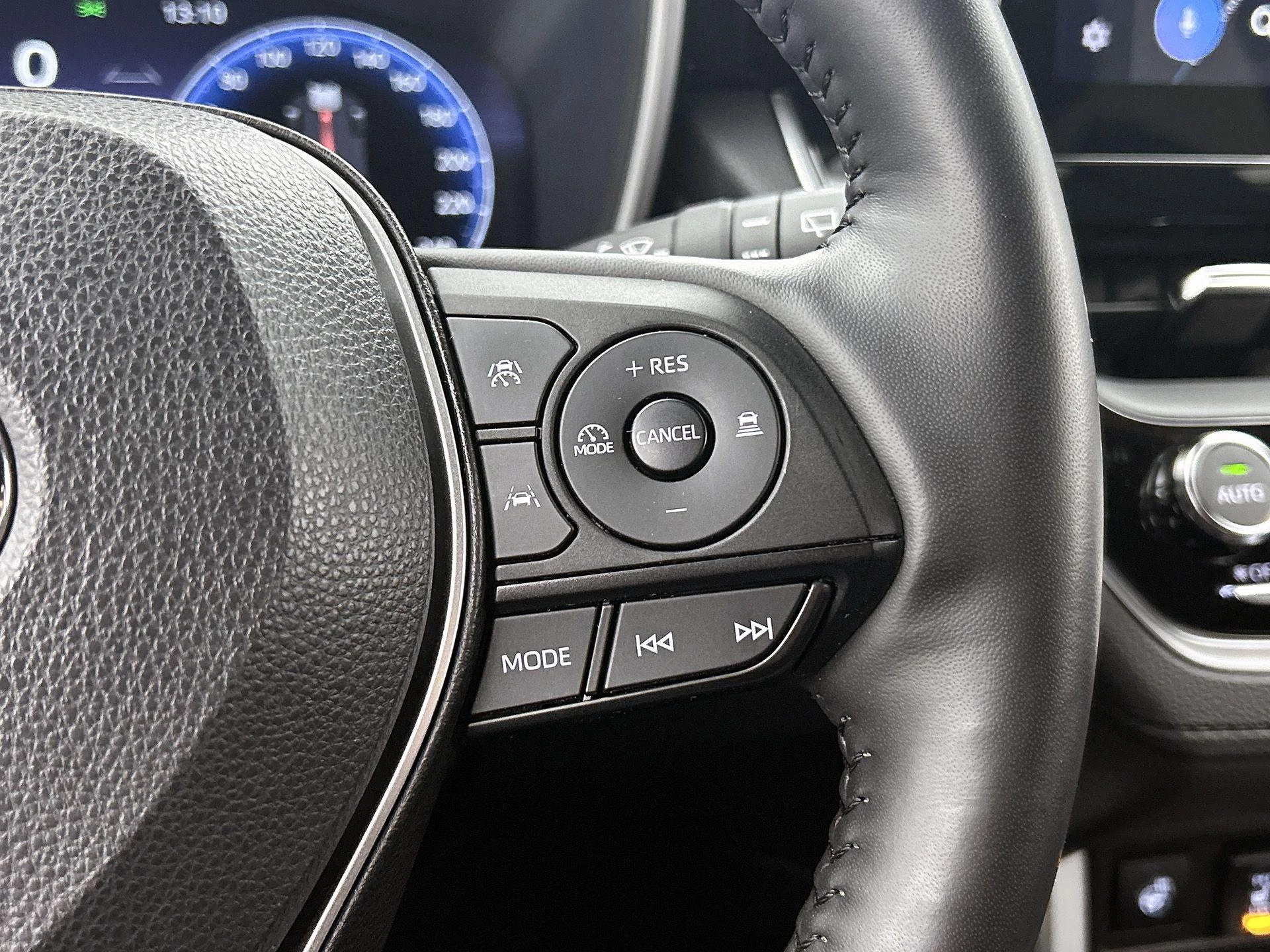 Toyota-Corolla Cross-image-12