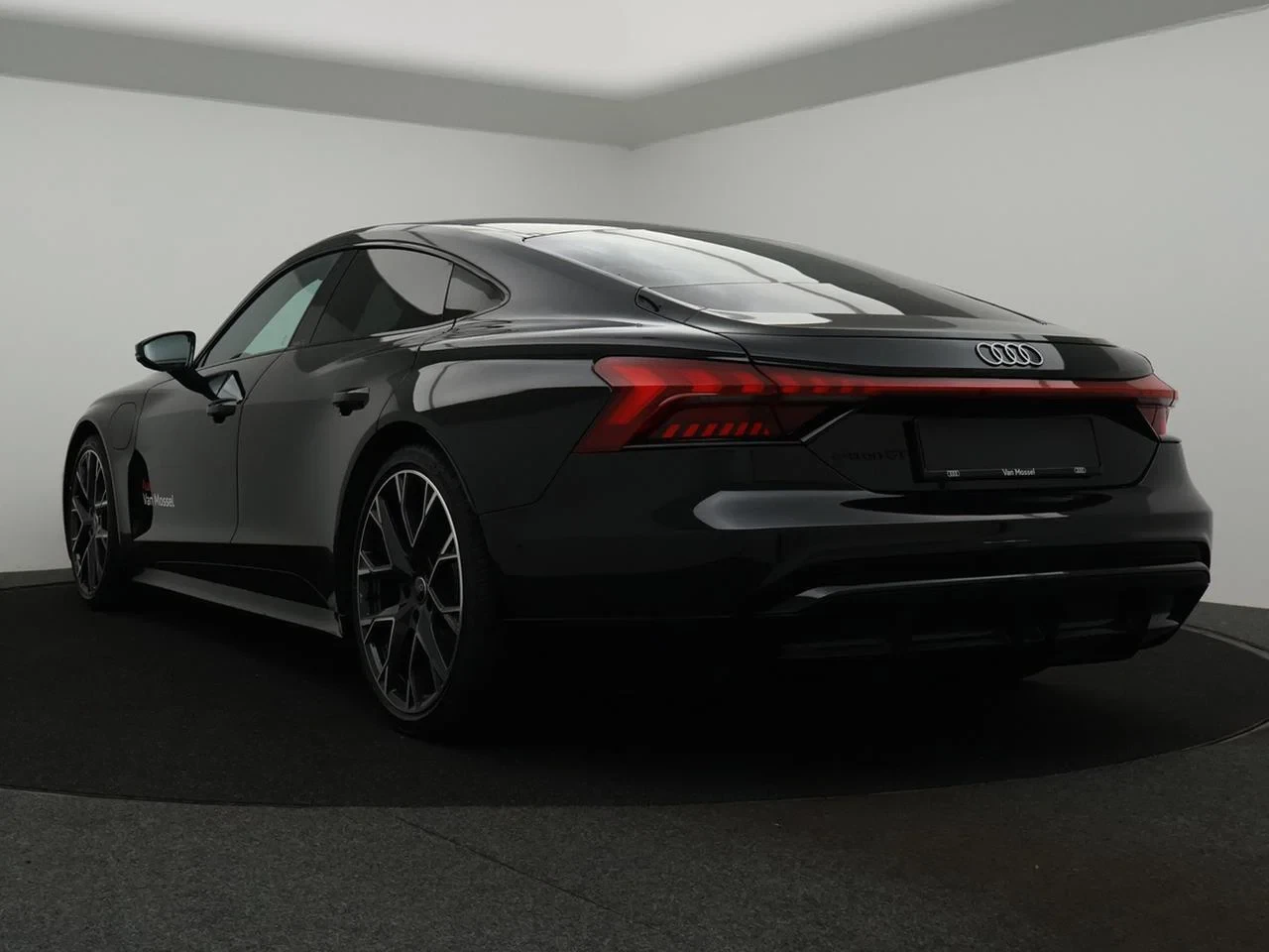 Audi-e-tron GT-image-6