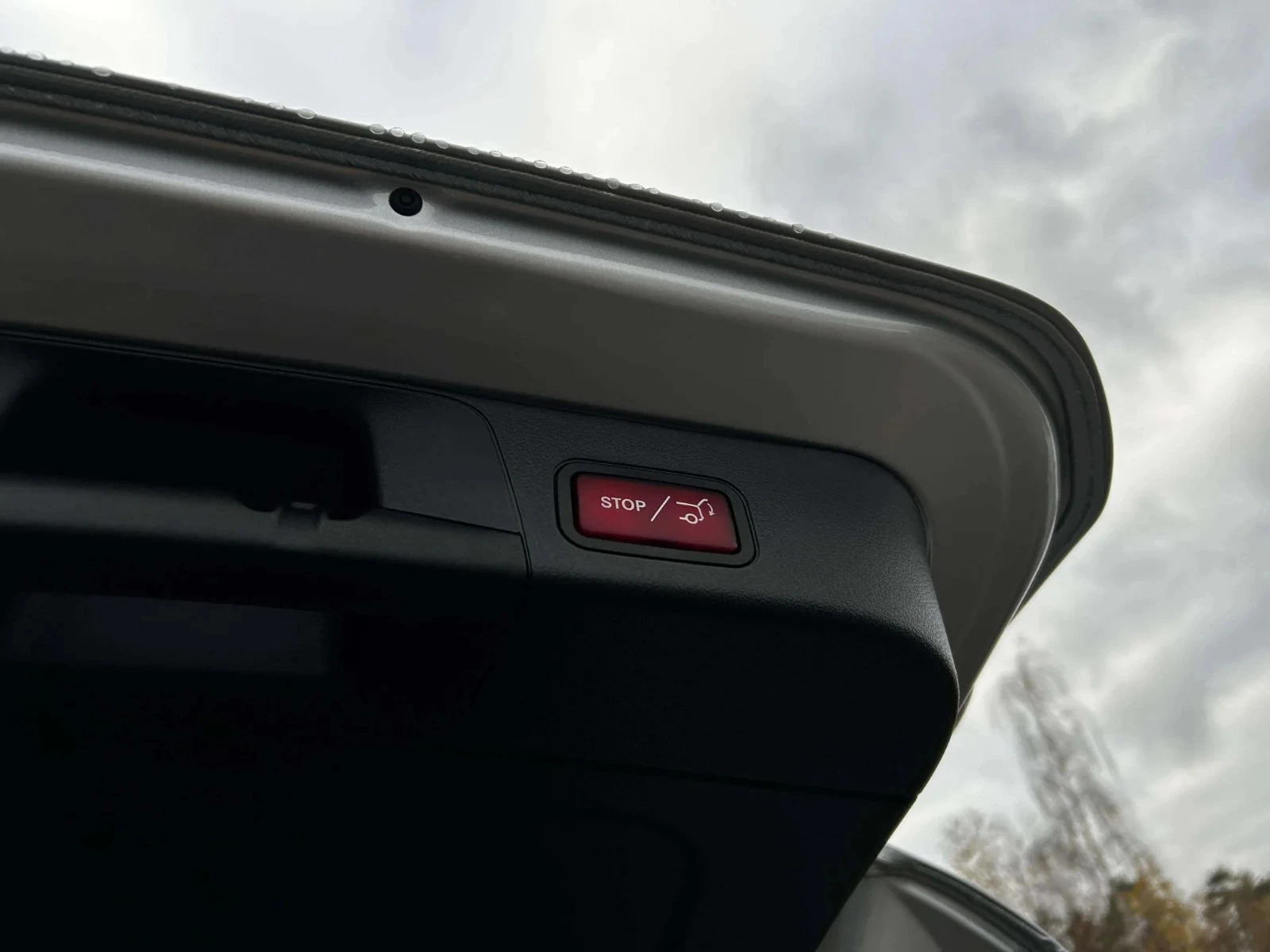 Mercedes-Benz-EQB-image-22