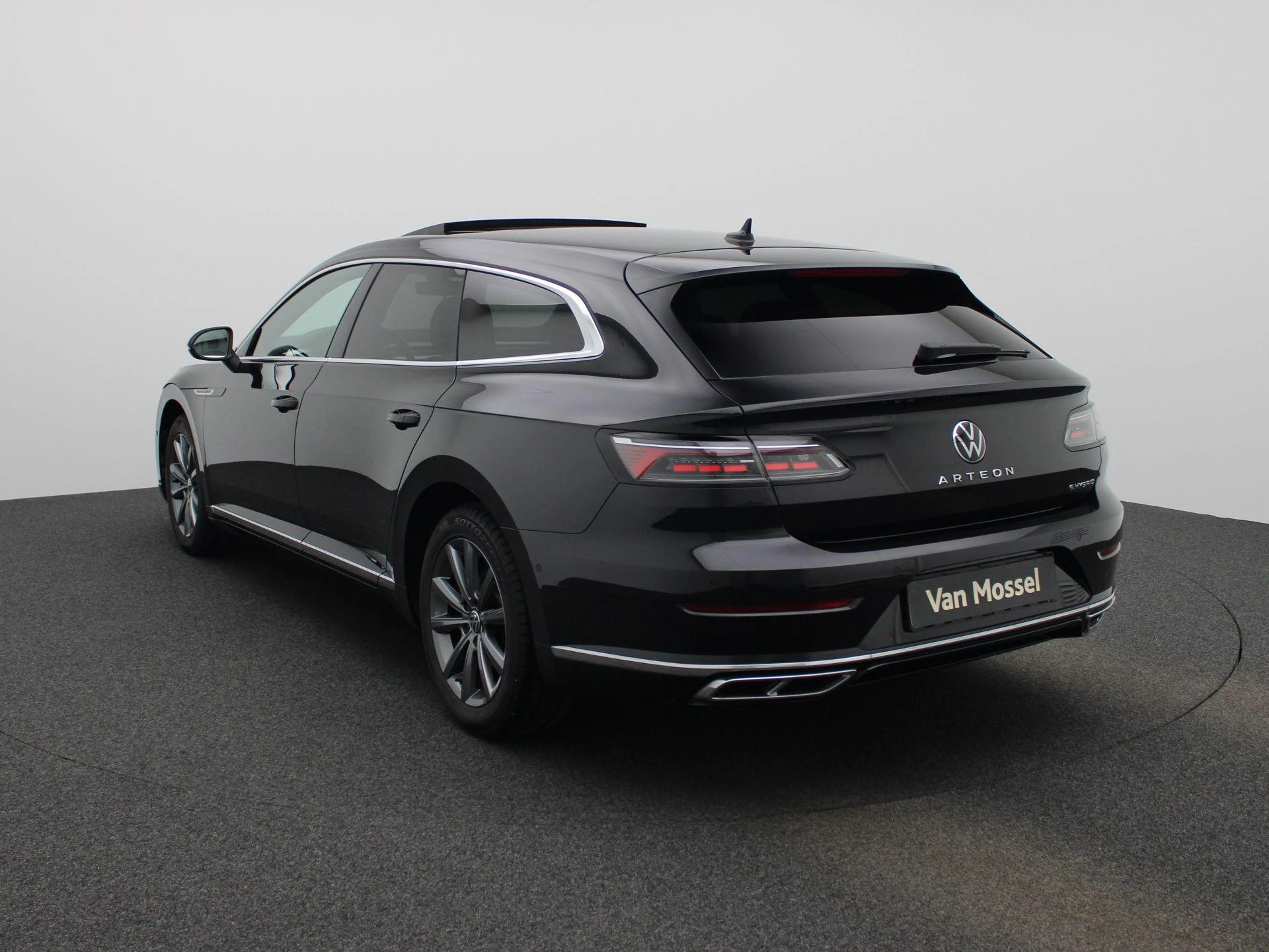Volkswagen-Arteon-image-1
