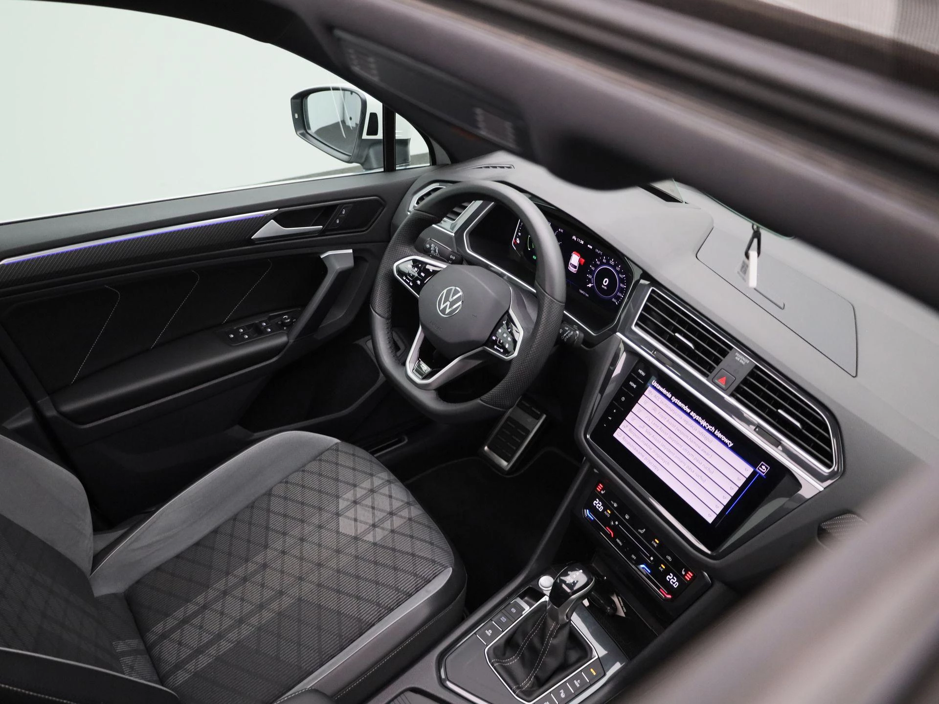 Volkswagen-Tiguan-image-34