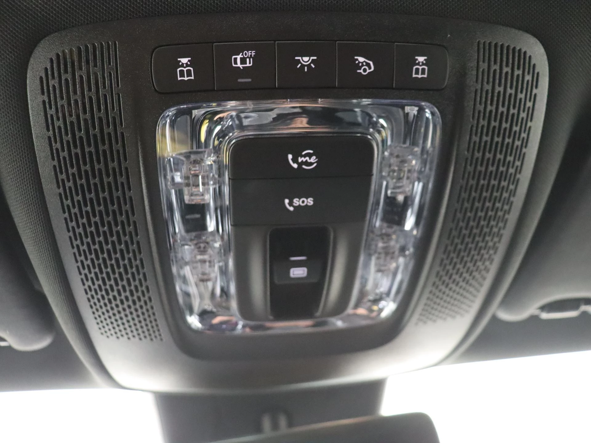 Mercedes-Benz-CLA-image-27