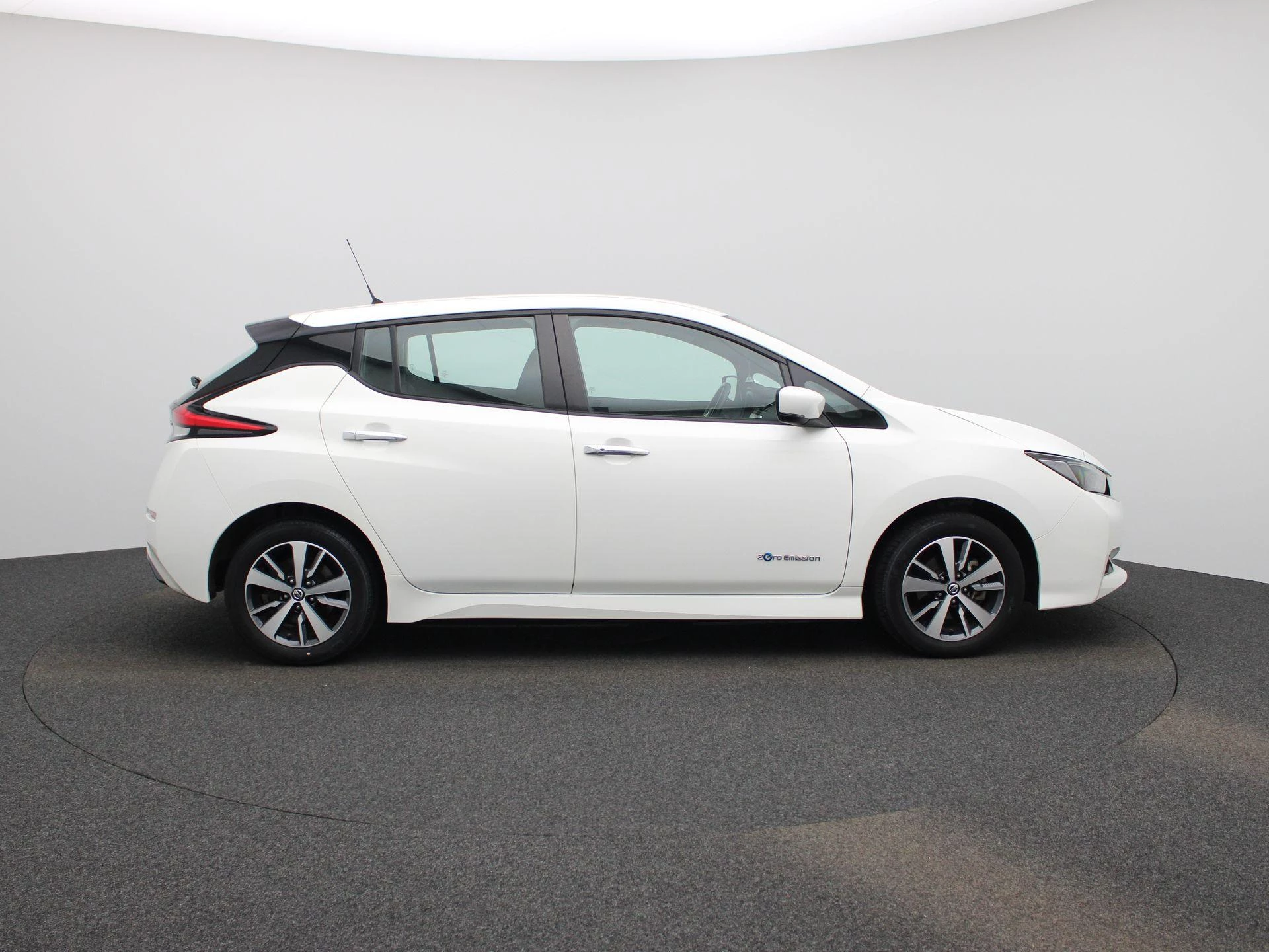 Nissan-Leaf-image-5