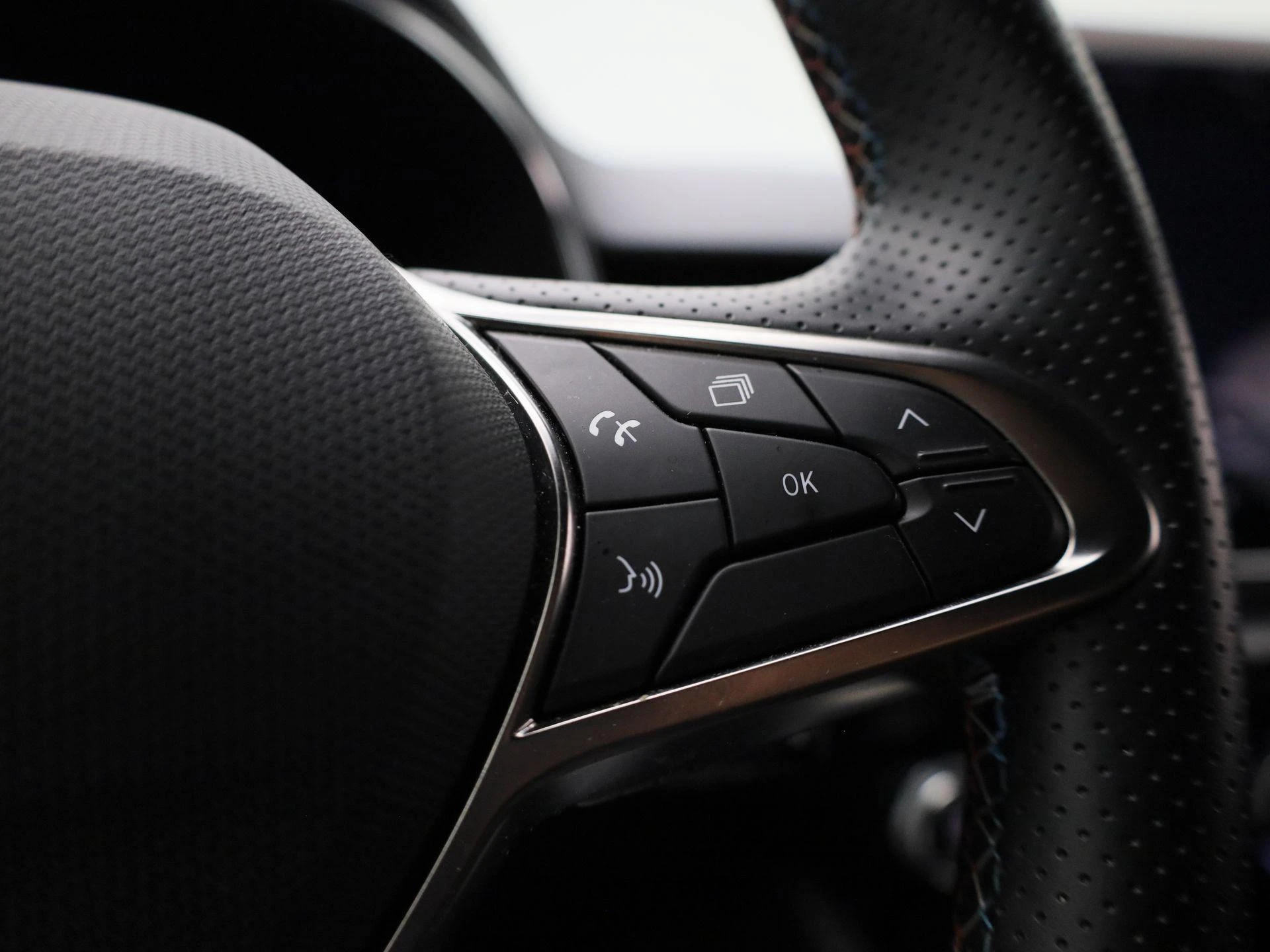 Renault-Clio-image-18