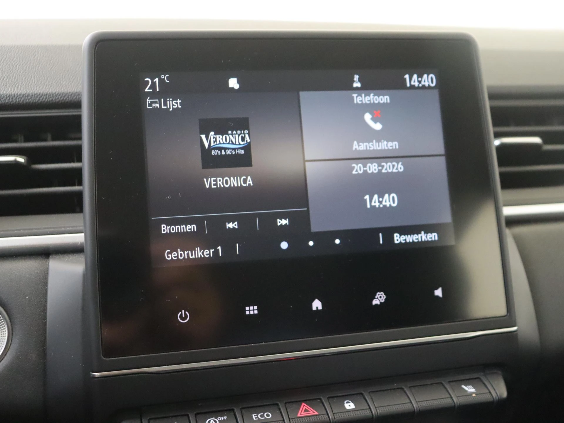 Renault-Captur-image-16