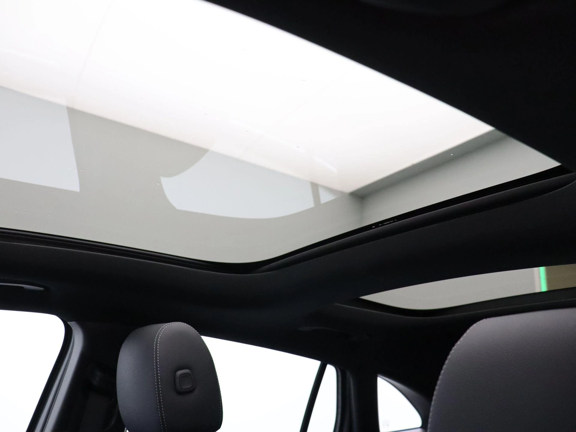 Mercedes-Benz-EQA-image-15