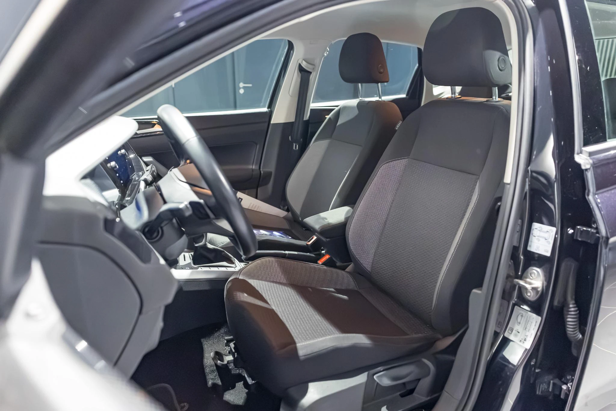 Volkswagen-Polo-image-8