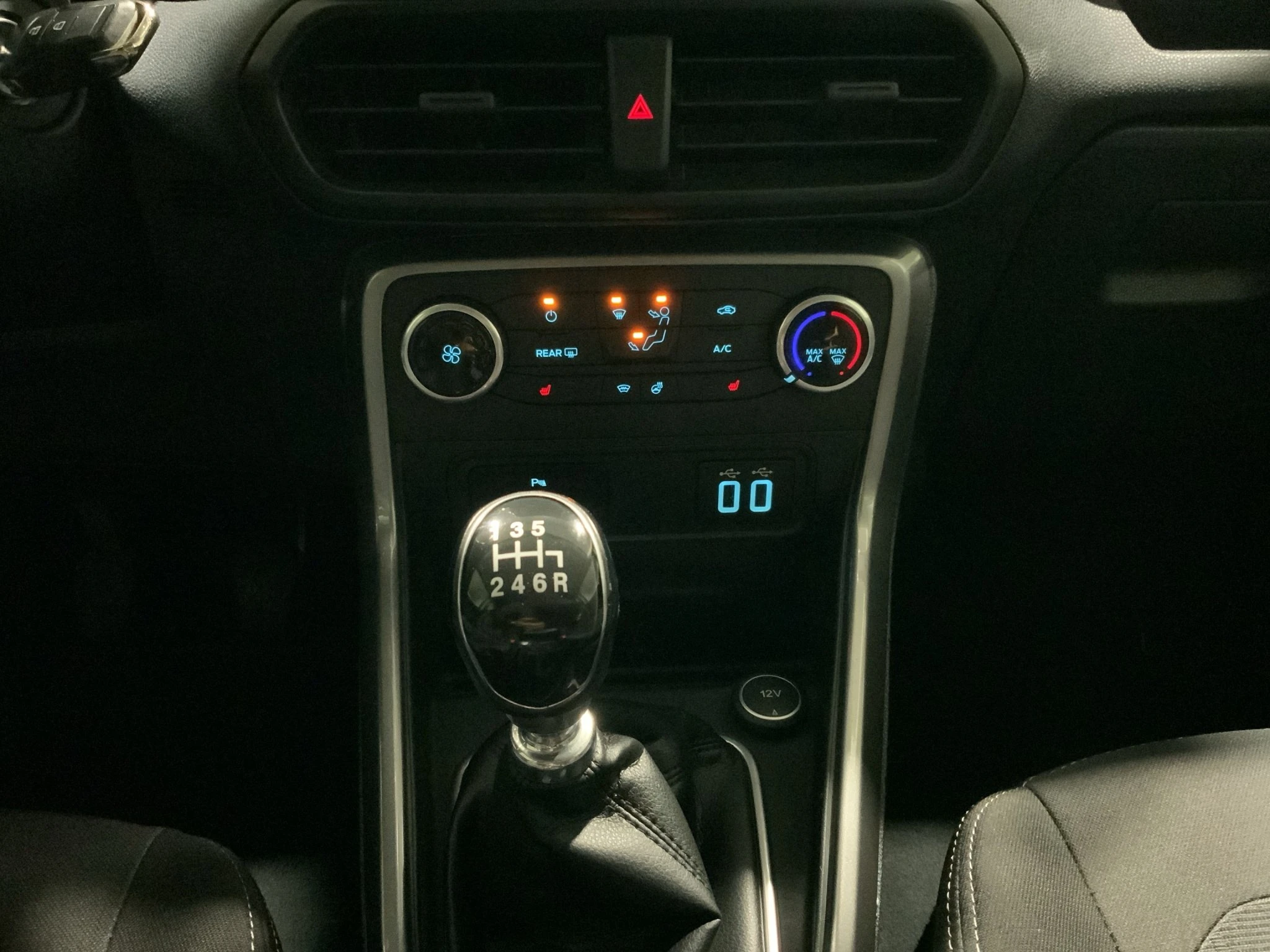 Ford-EcoSport-image-13