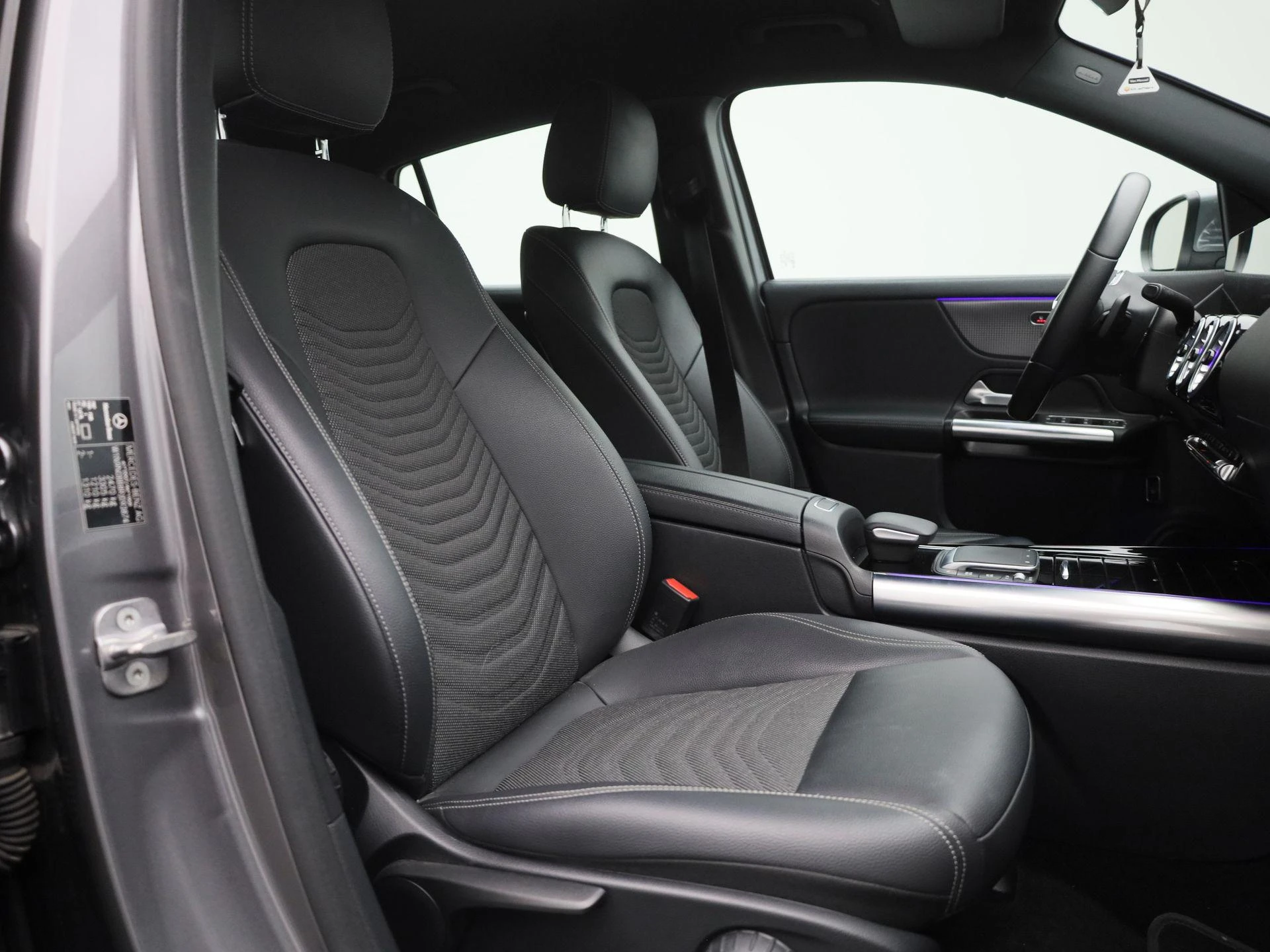 Mercedes-Benz-EQA-image-36