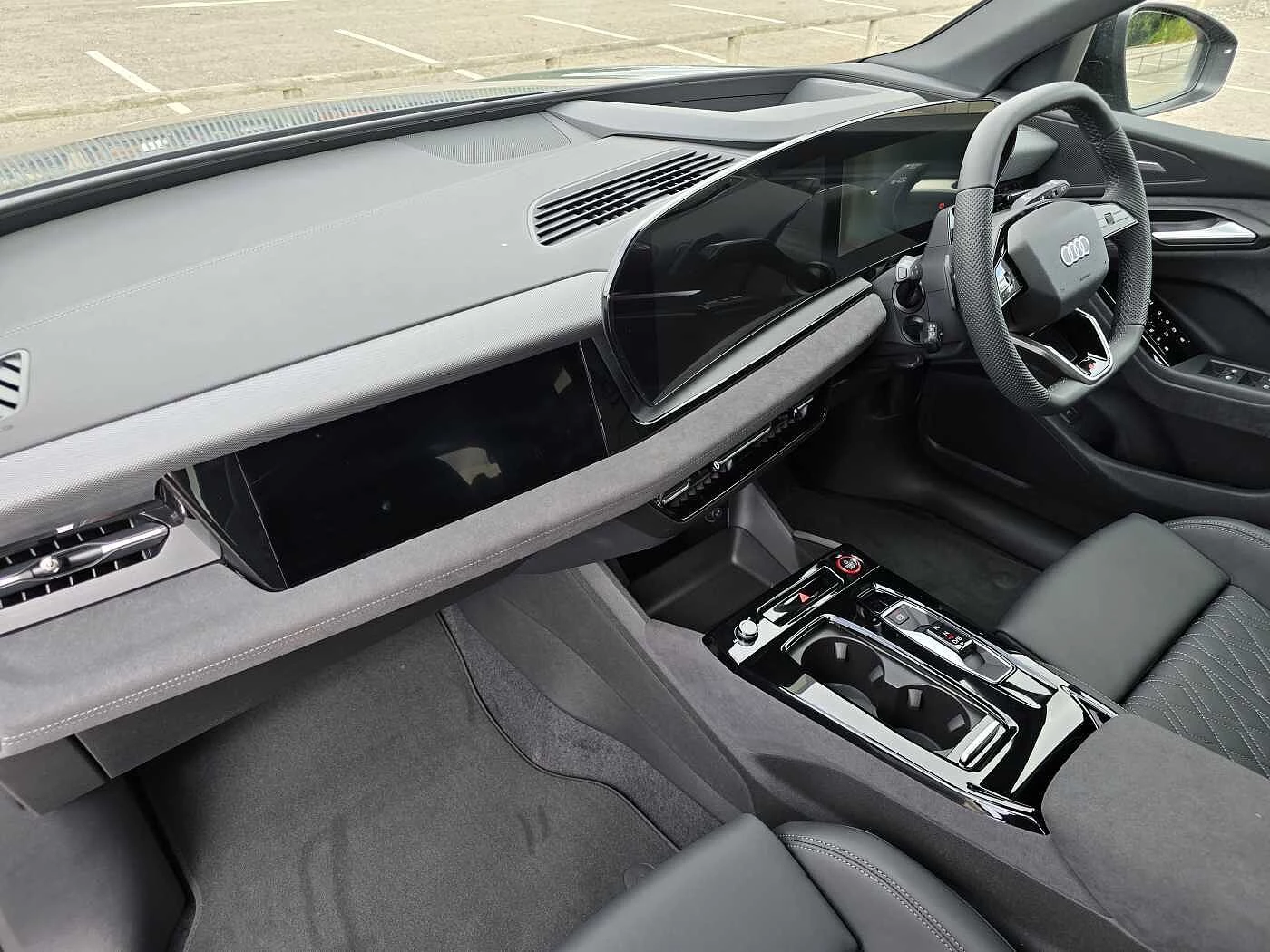Audi-SQ6 e-tron-image-1