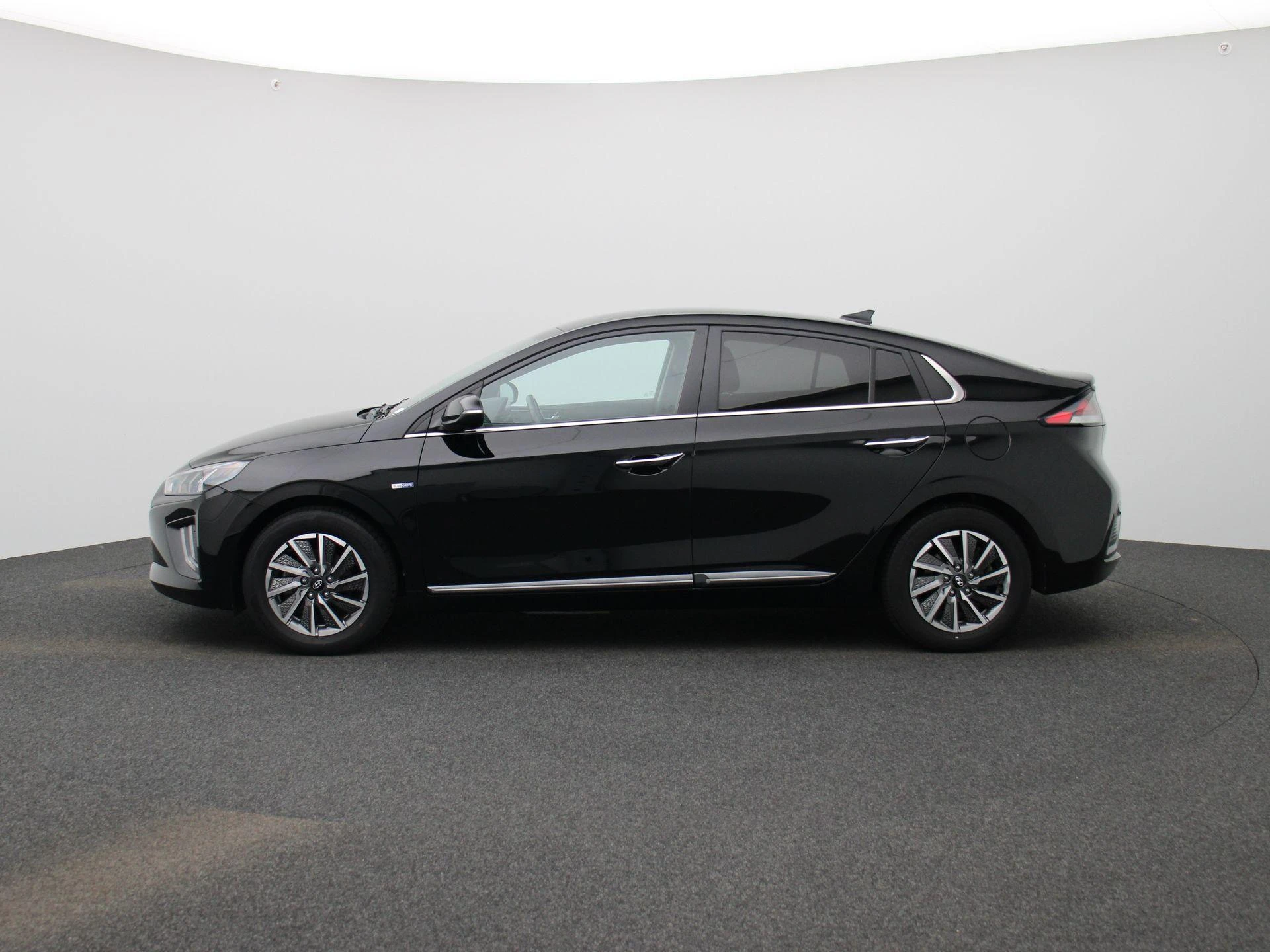 Hyundai-IONIQ-image-3