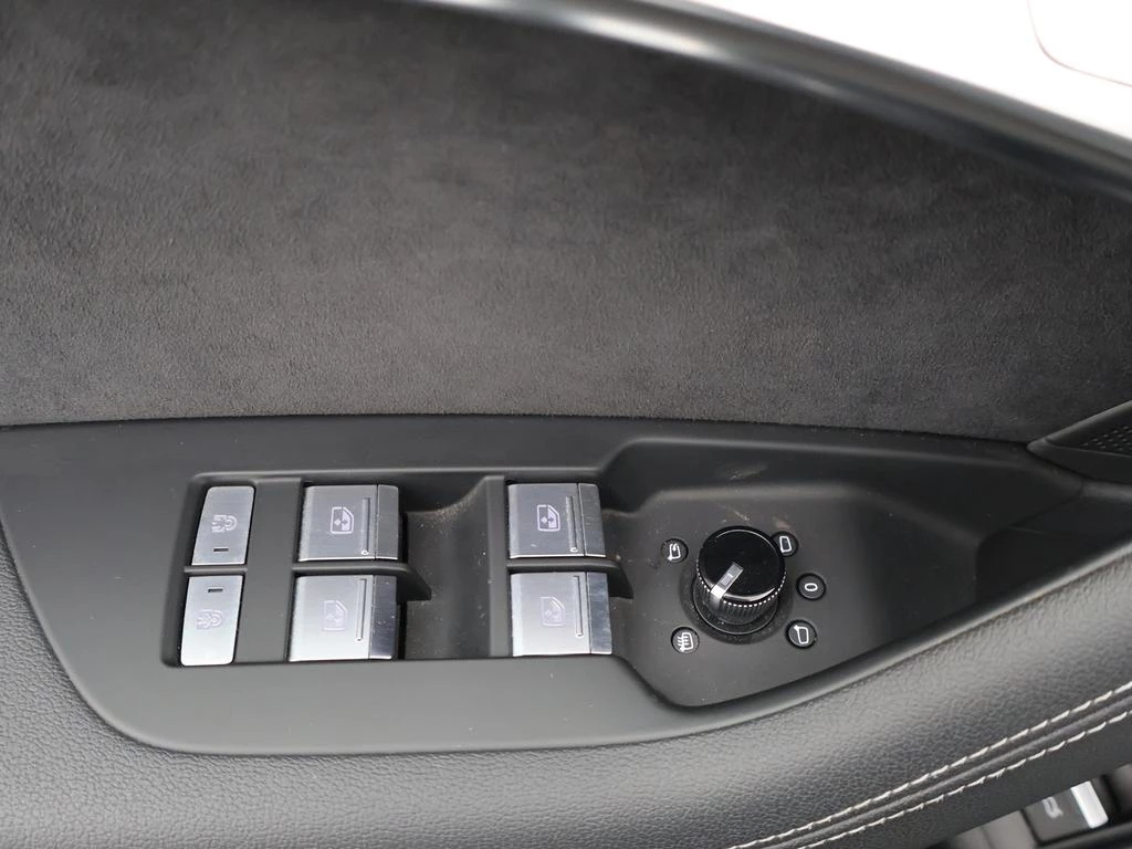 Audi A6 Avant PHEV Audi A6 Avant Business Edition Sport PHEV 50TFSI e QUATTRO 299PK *AUTOMAAT*PANODAK*LEDER*CAMERA*PDC*ACC*APP-CONNECT*...*