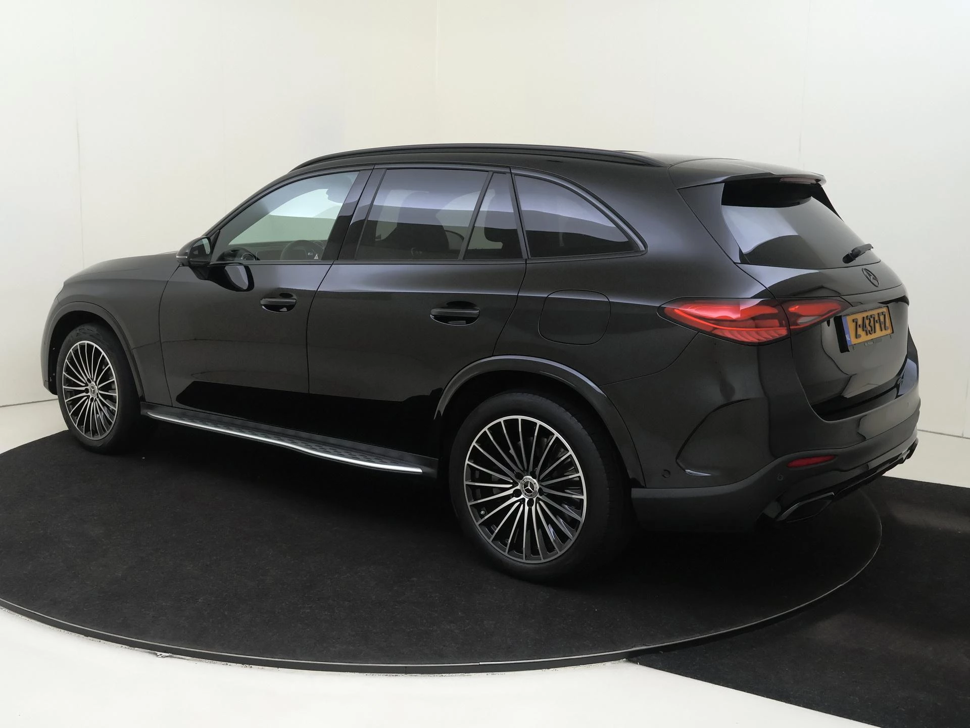 Mercedes-Benz-GLC-image-5