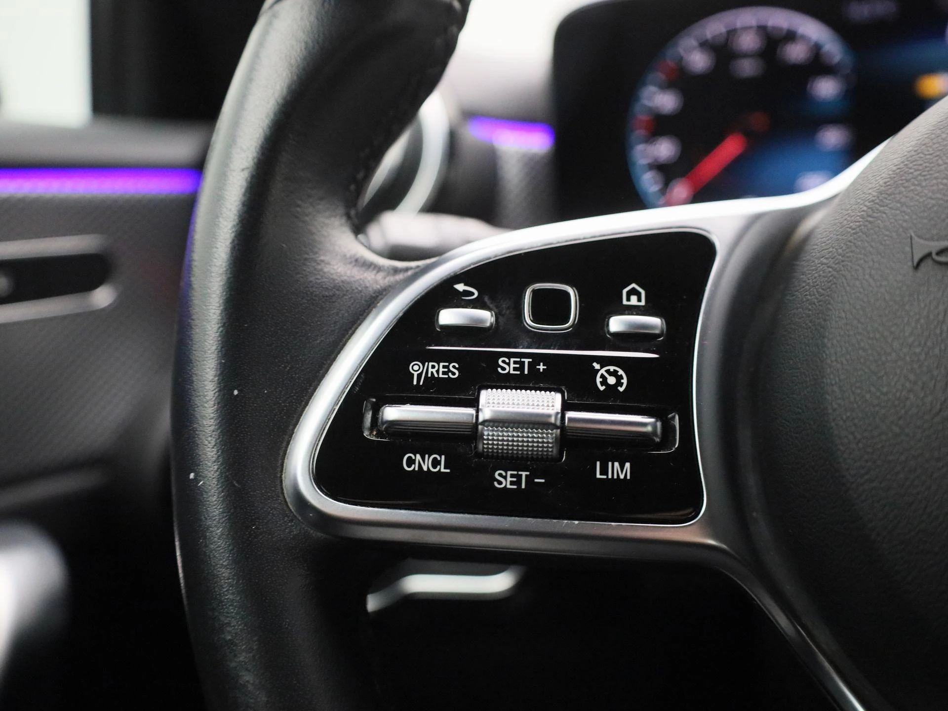 Mercedes-Benz-A-Klasse-image-19