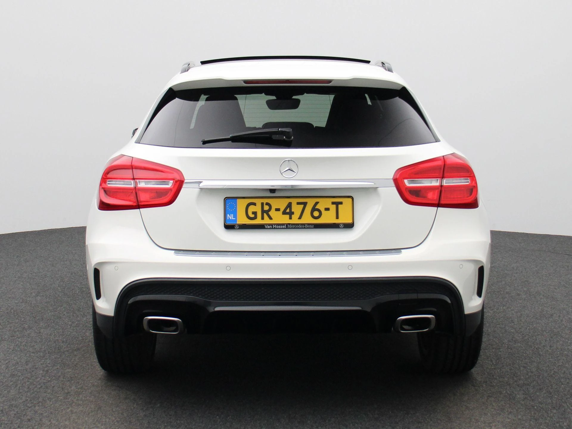 Mercedes-Benz-GLA-image-4