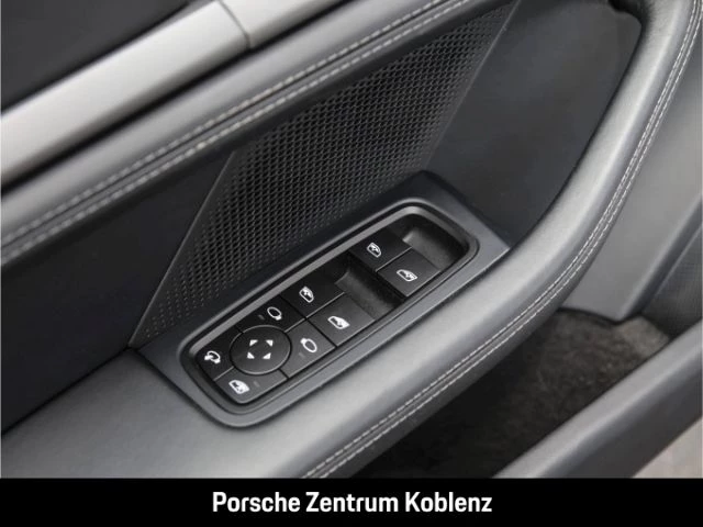 Porsche-Taycan-image-24