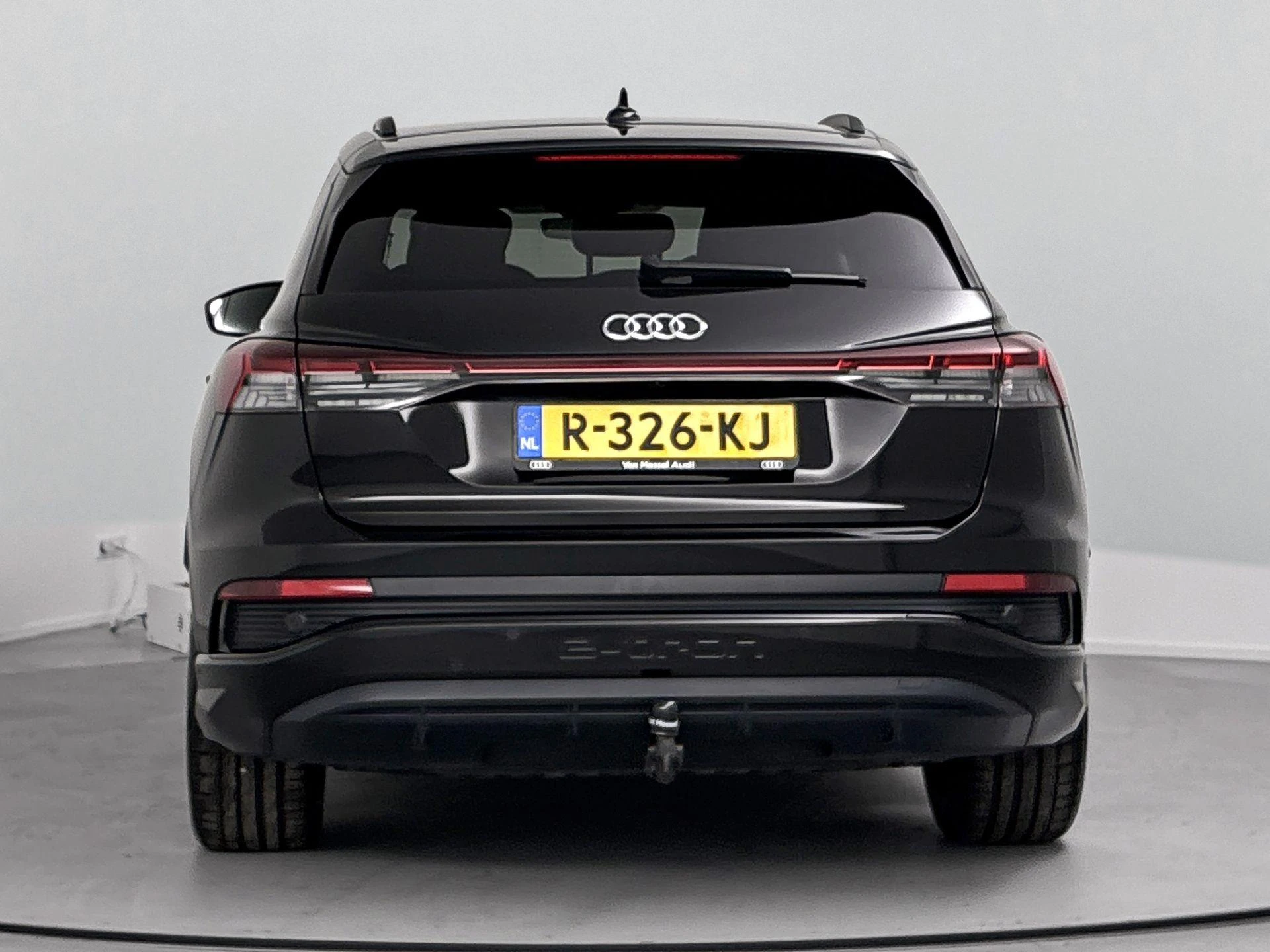 Audi-Q4 e-tron-image-2