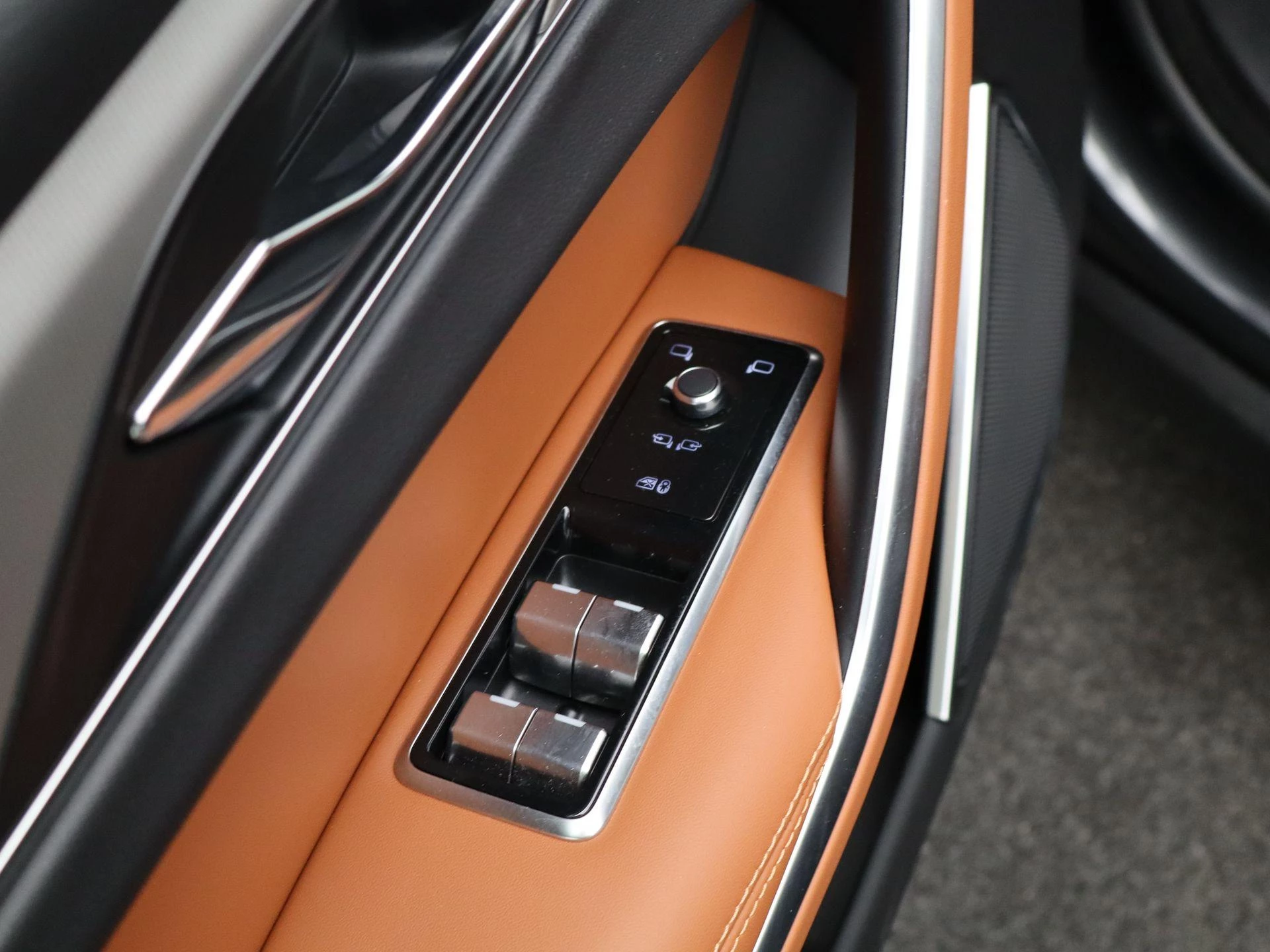 Jaguar F-PACE P400e PHEV R-Dynamic HSE 90th Ann. Edition