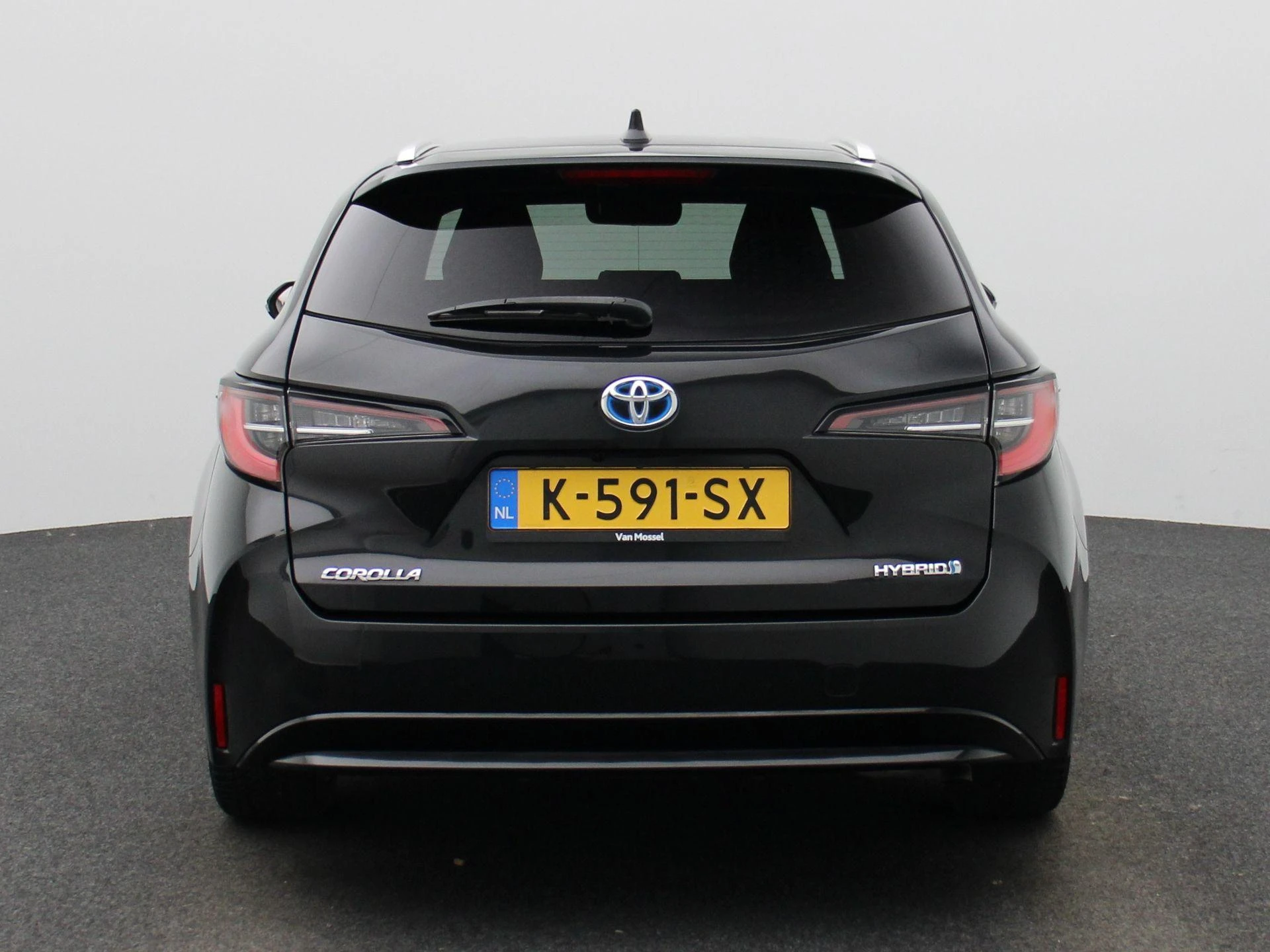 Toyota-Corolla Touring Sports-image-4
