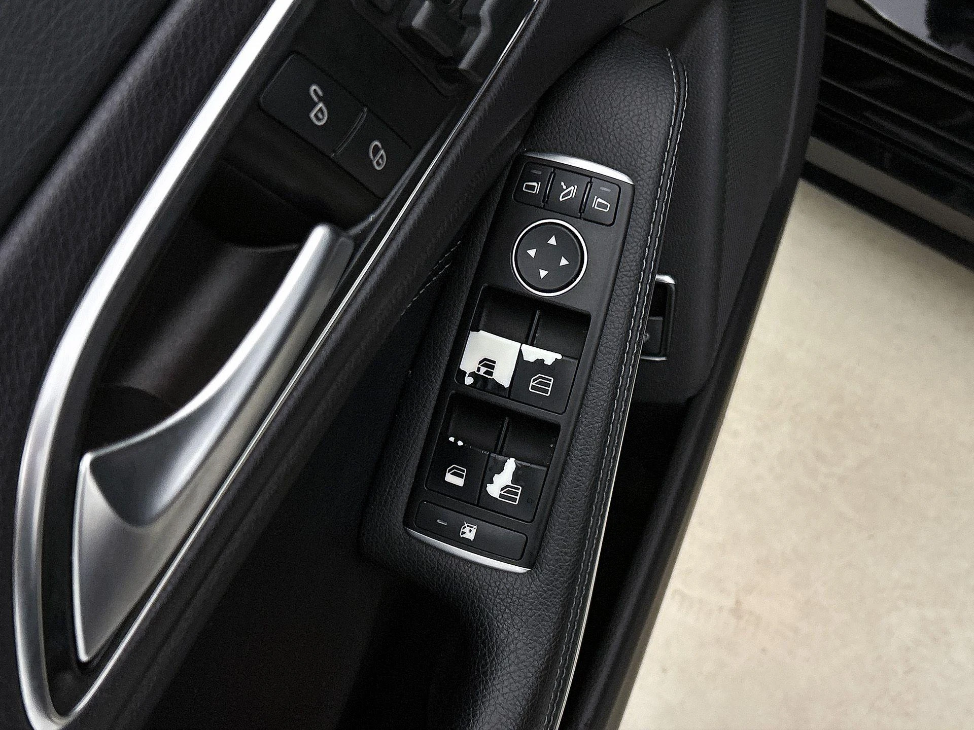 Mercedes-Benz-CLA-image-31