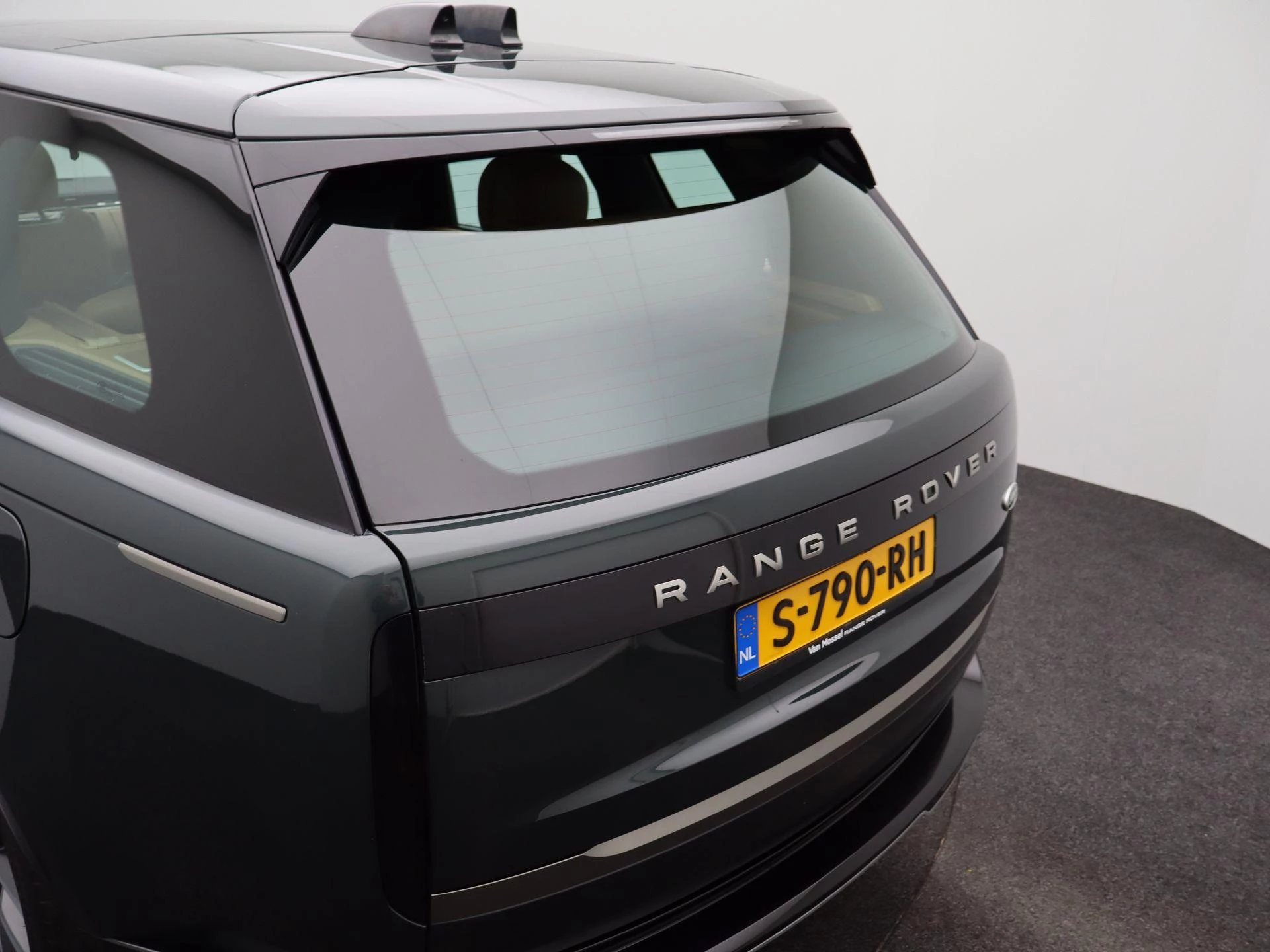 Land Rover-Range Rover-image-48
