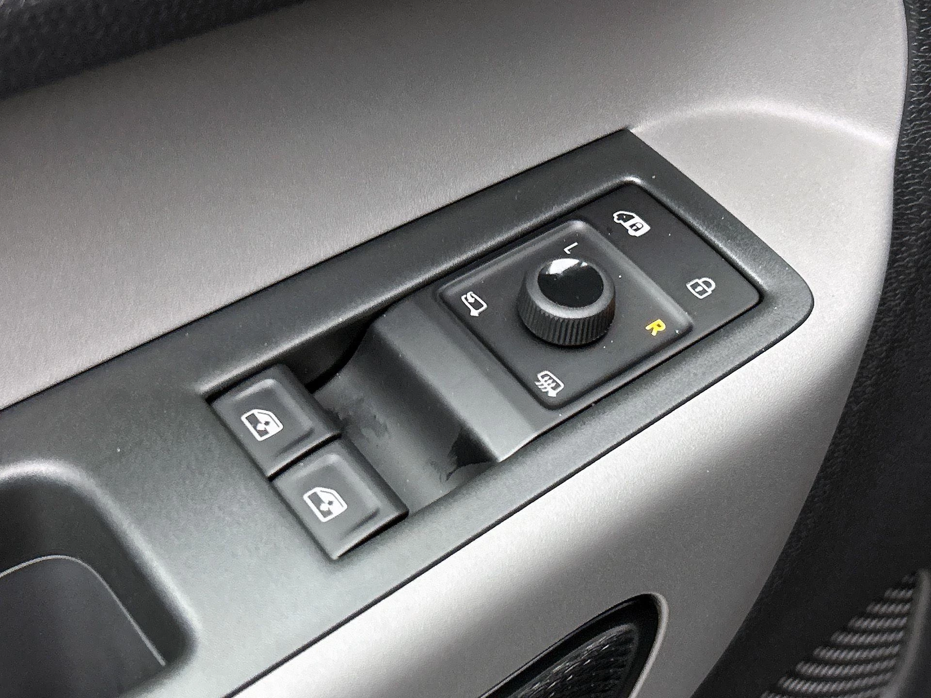 Volkswagen-ID. Buzz Cargo-image-9