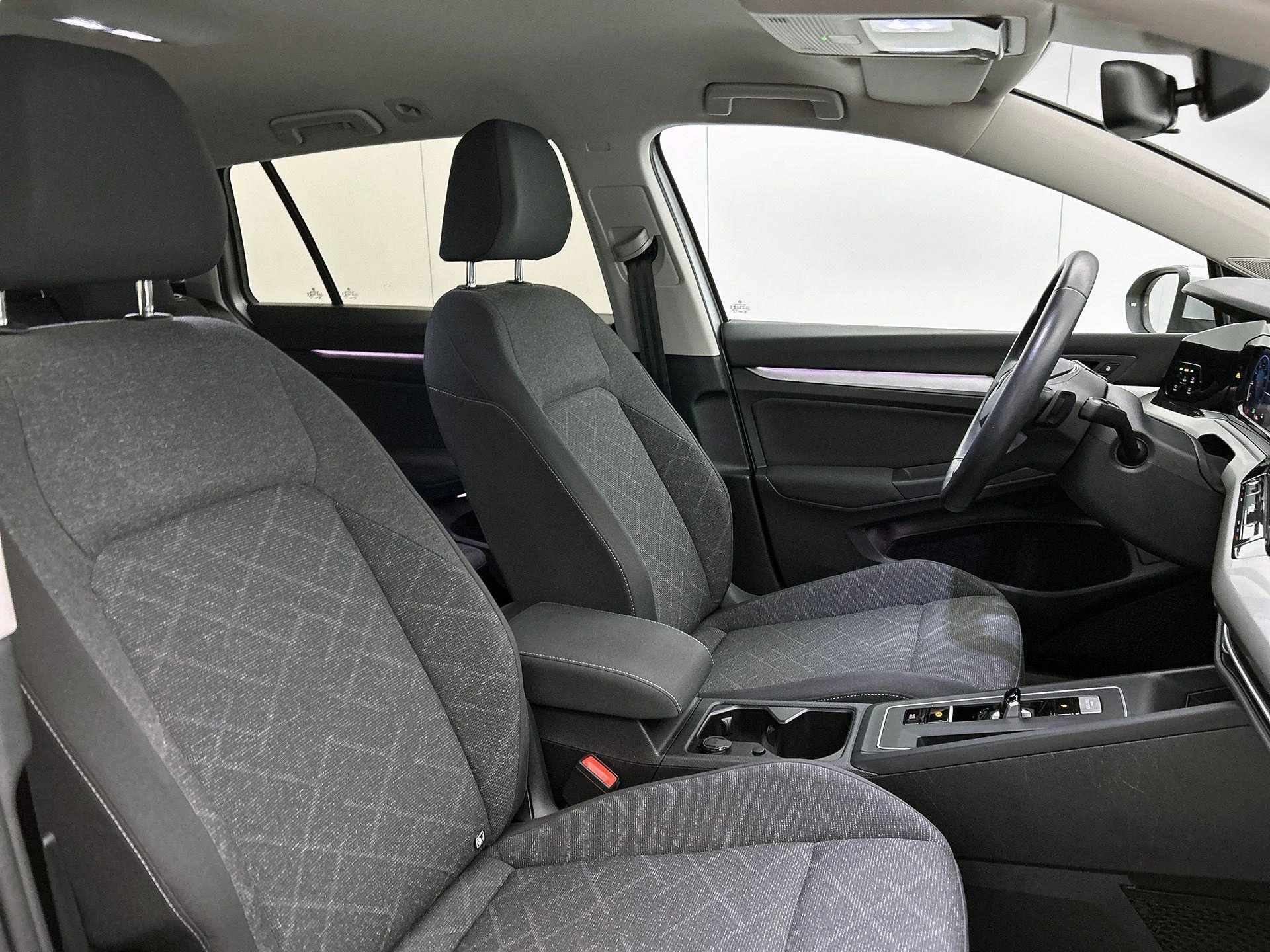 Volkswagen-Golf-image-33