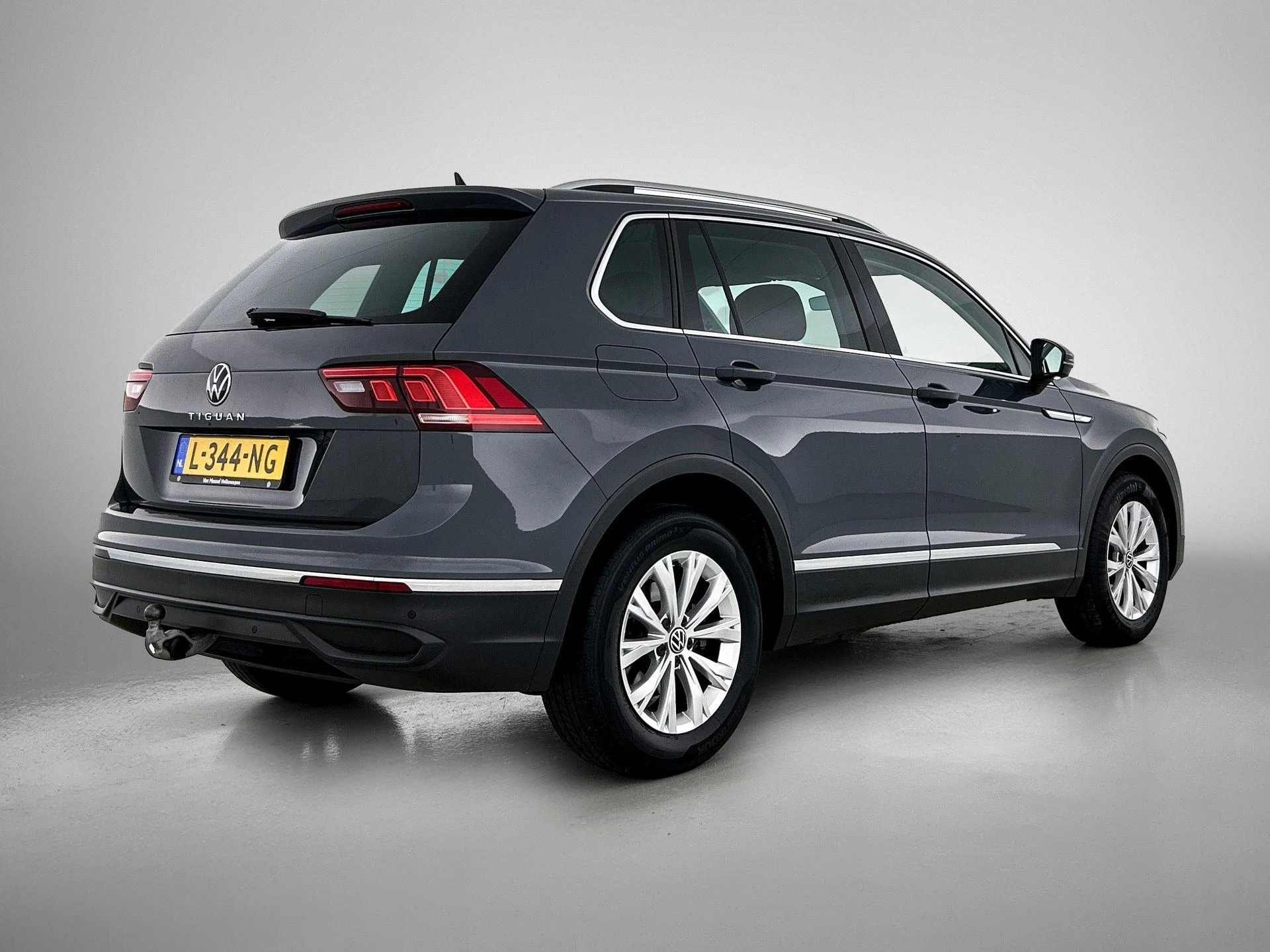 Volkswagen-Tiguan-image-3