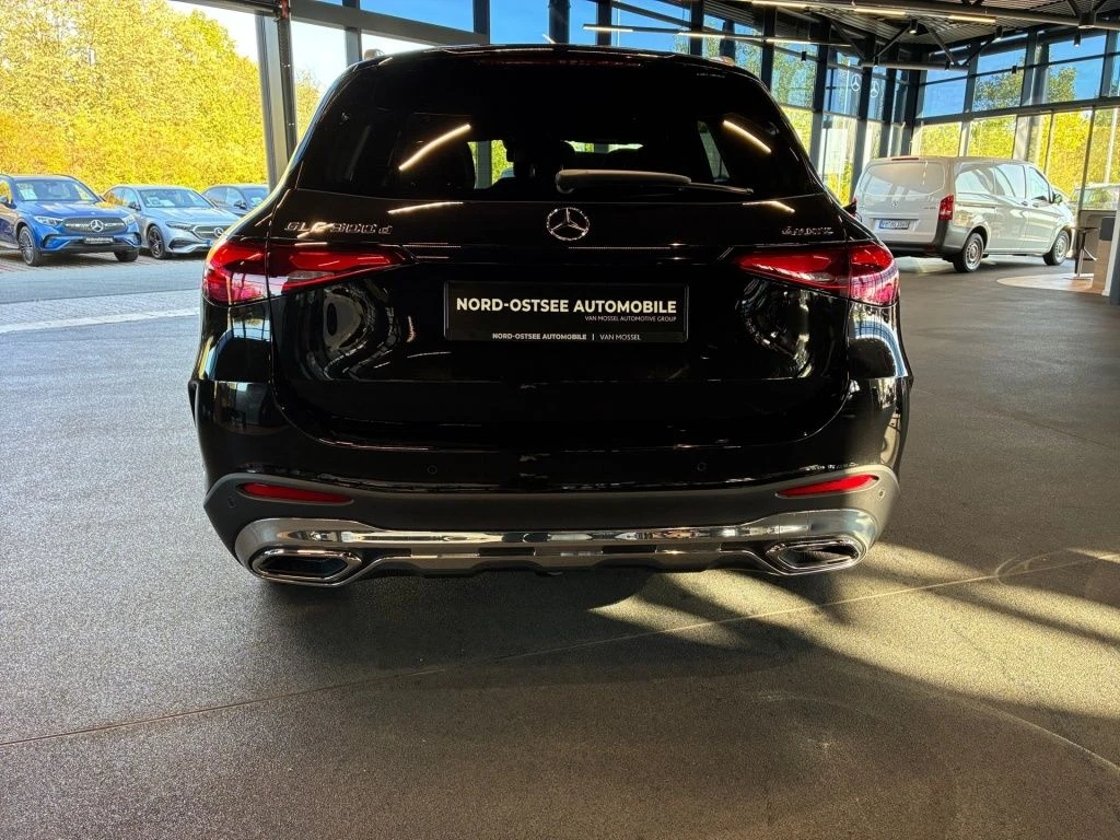 Mercedes-Benz-GLC 300 d-image-21
