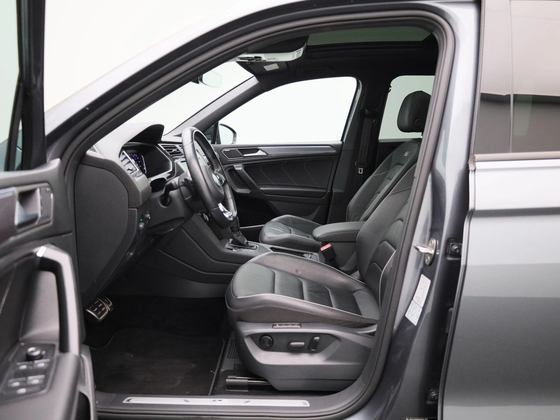 Volkswagen-Tiguan Allspace-image-8