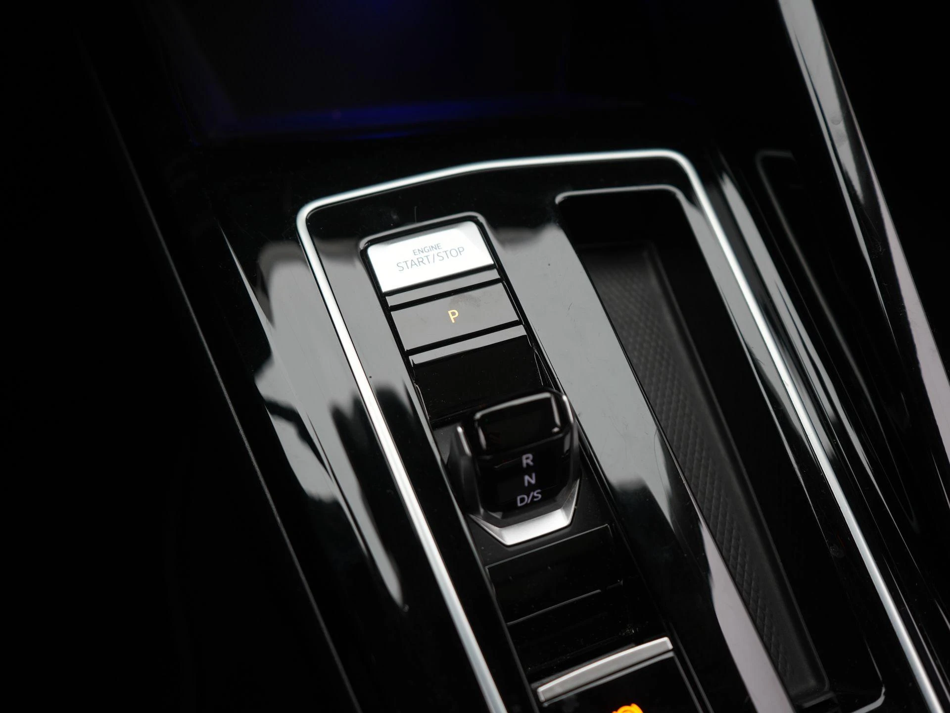 Volkswagen-Golf-image-23